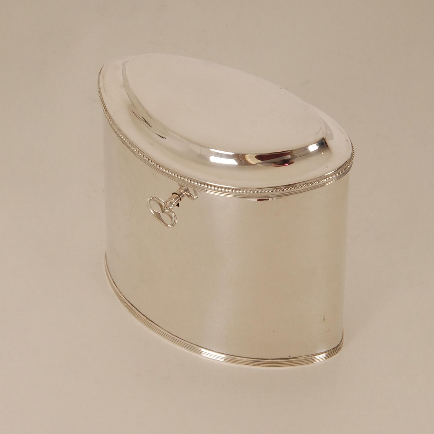 Vajilla Georgiana de Plata para Té Caja Imperio de Plata de Ley Cofre Imperio siglo XIX en venta