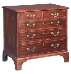 Georgian Small Chest of Drawers of Mahogany on Bracket Feet