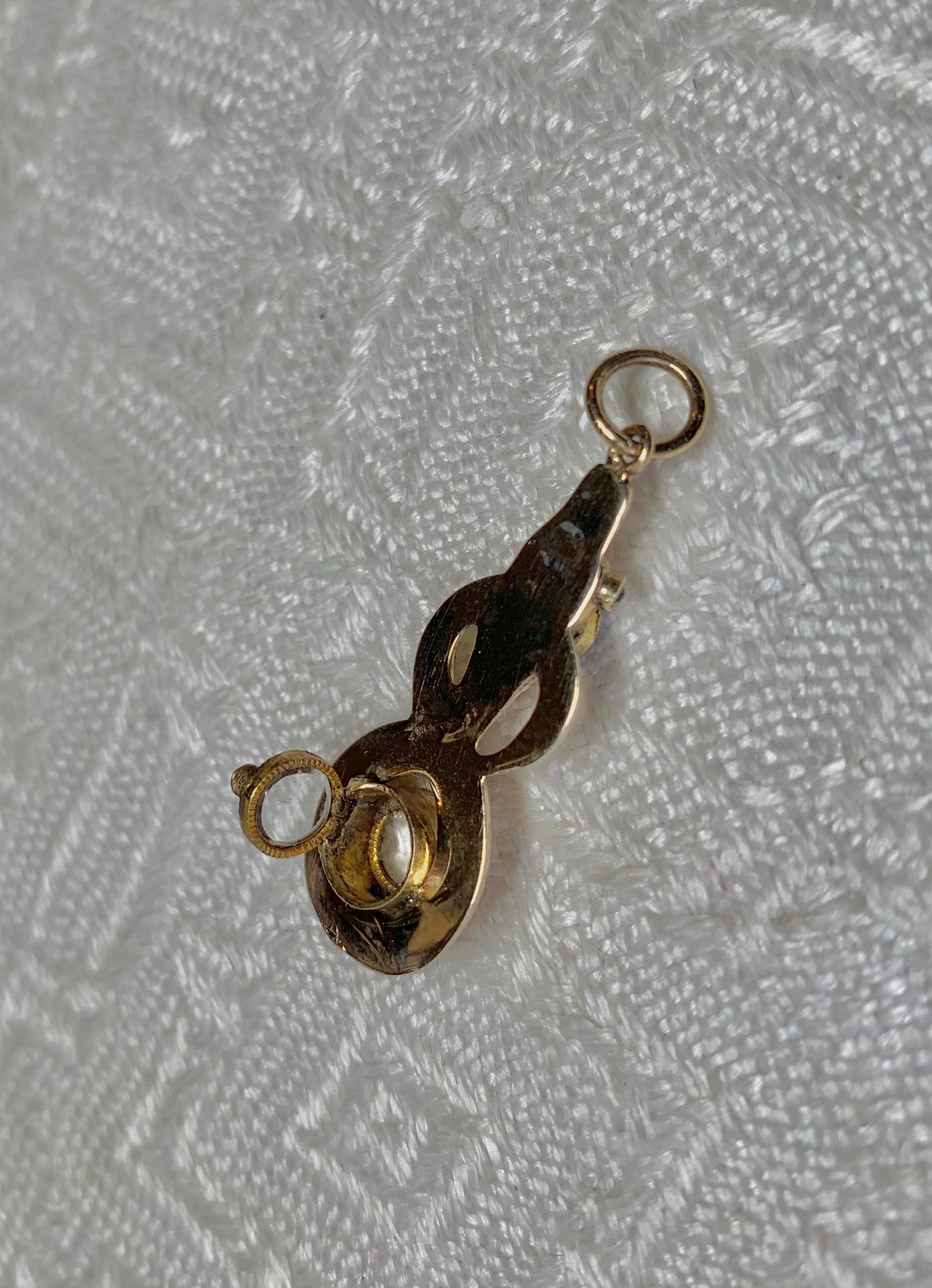 Taille poire Pendentif médaillon de deuil en forme de serpent géorgien en or ancien 1800 rare en vente