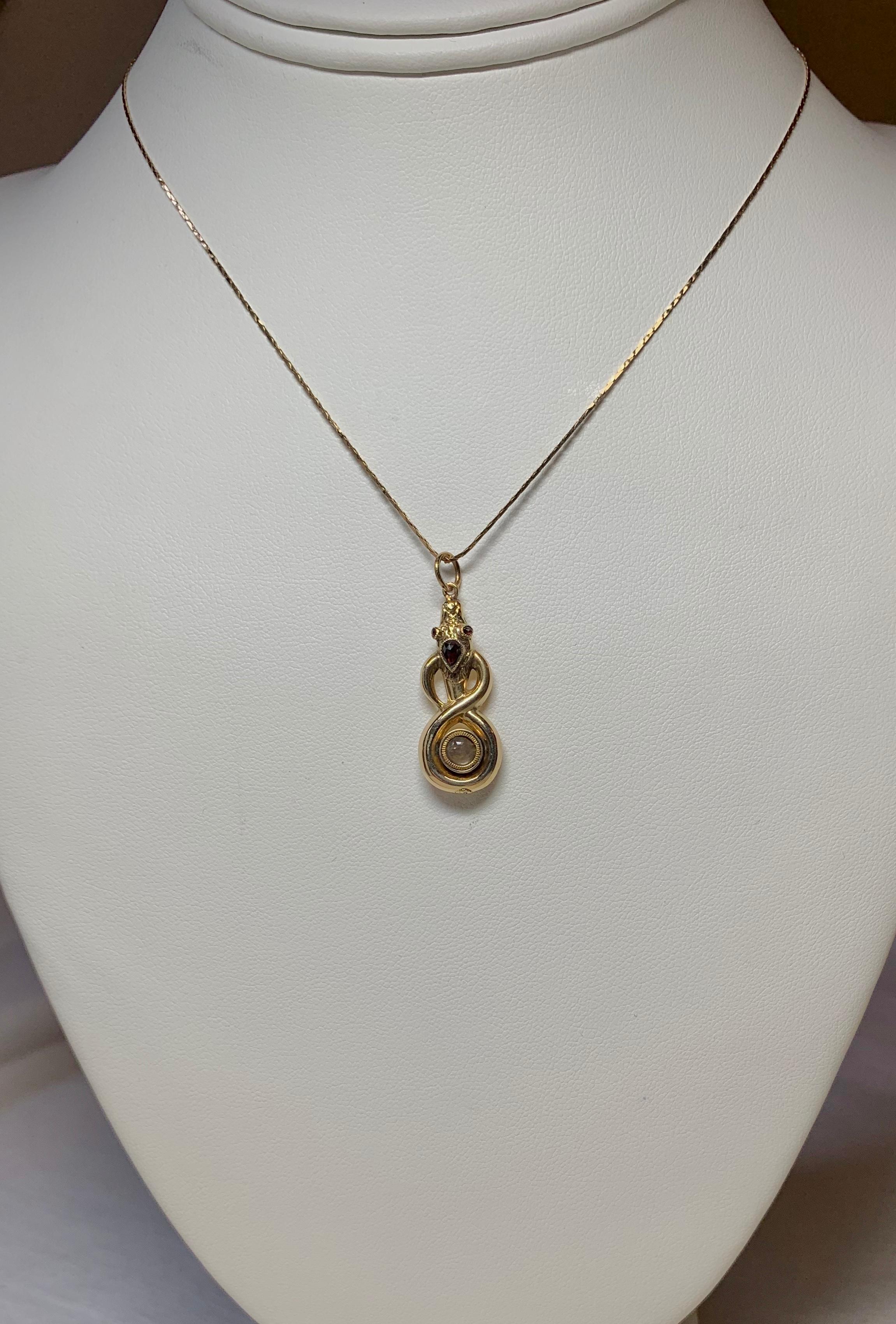 Georgianisches Schlangen Poison Medaillon-Anhänger mit Erinnerungs-Granat, antikes Gold 1800, selten für Damen oder Herren im Angebot