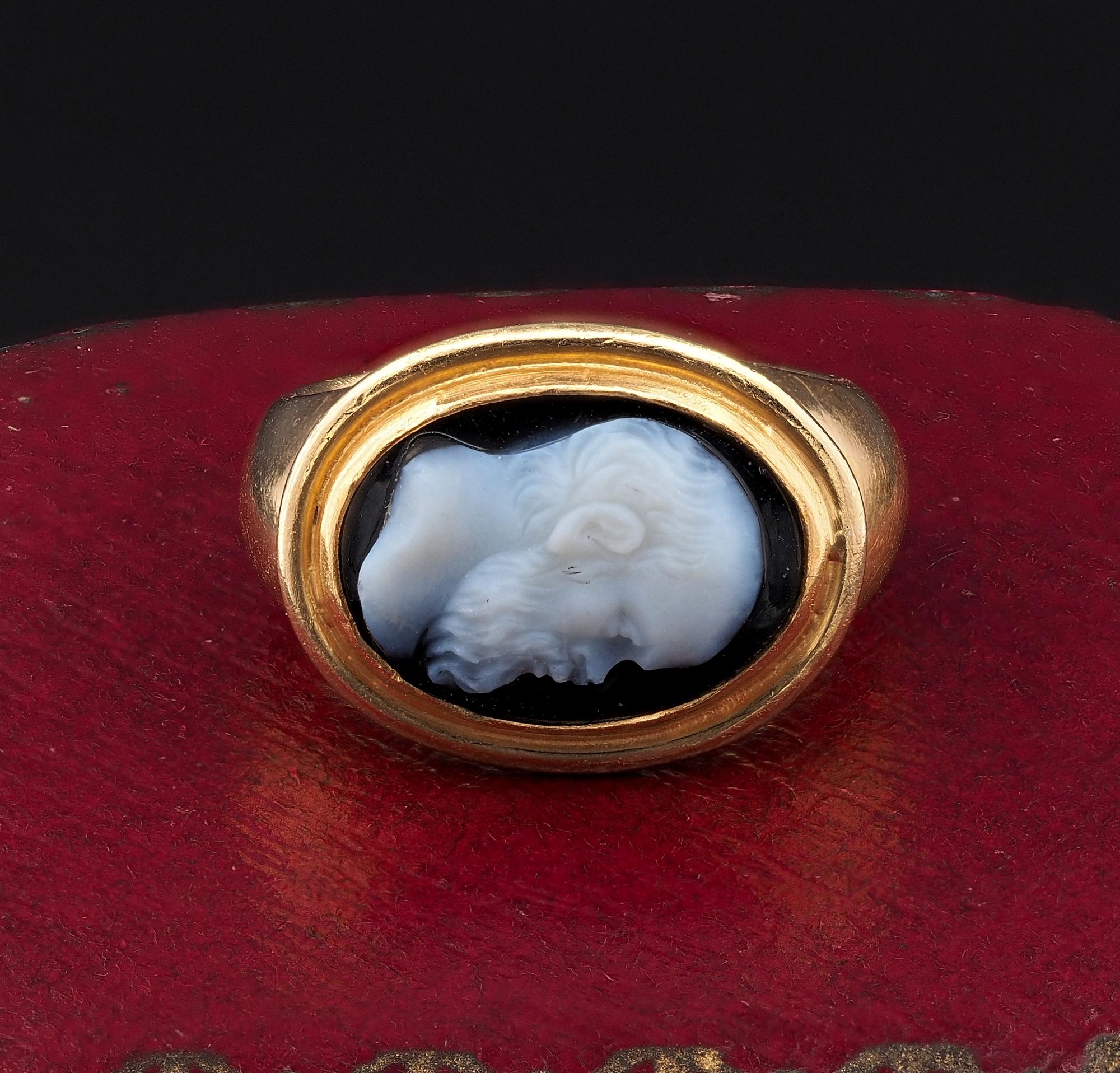 Cabochon Georgian Socrate Agate Cameo Ring 18 KT Gold For Sale
