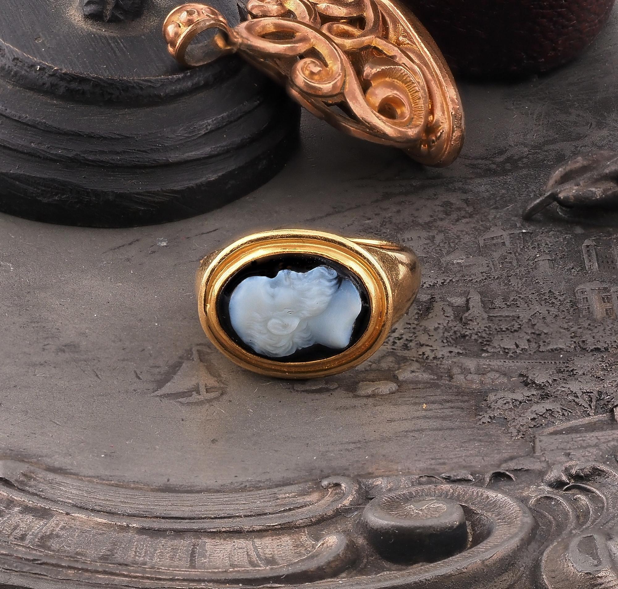 Georgian Socrate Agate Cameo Ring 18 KT Gold In Good Condition For Sale In Napoli, IT