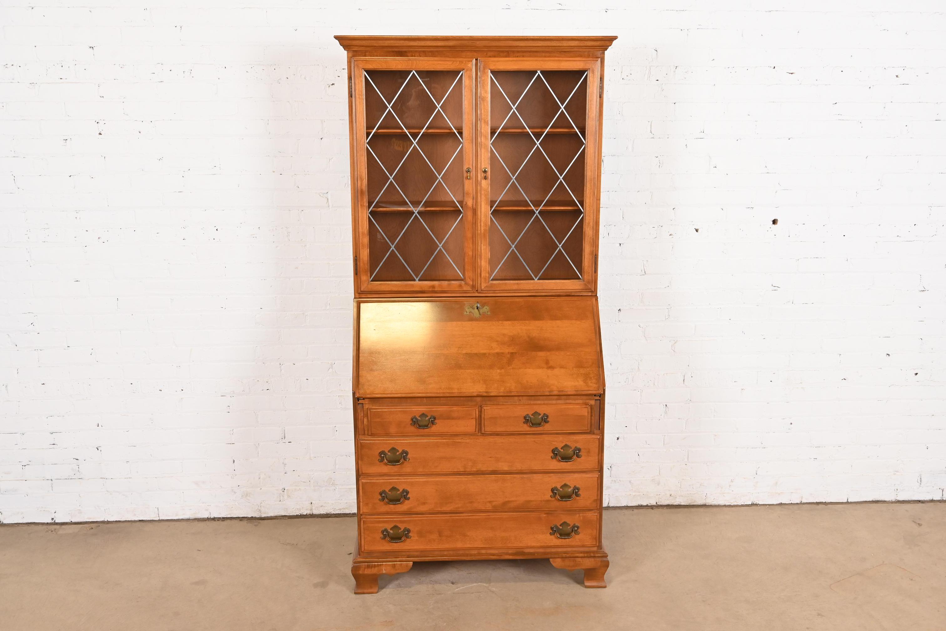 Escritorio georgiano de abedul macizo con frente abatible y estantería con cajonera Georgiano en venta