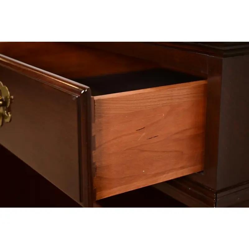 Georgian Solid Cherry Wood Flip Top Buffet Server or Bar Cabinet For Sale 2