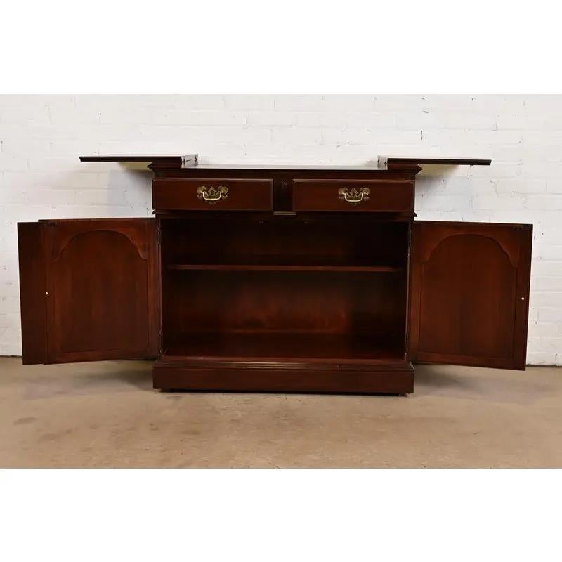 Georgian Solid Cherry Wood Flip Top Buffet Server or Bar Cabinet For Sale 3