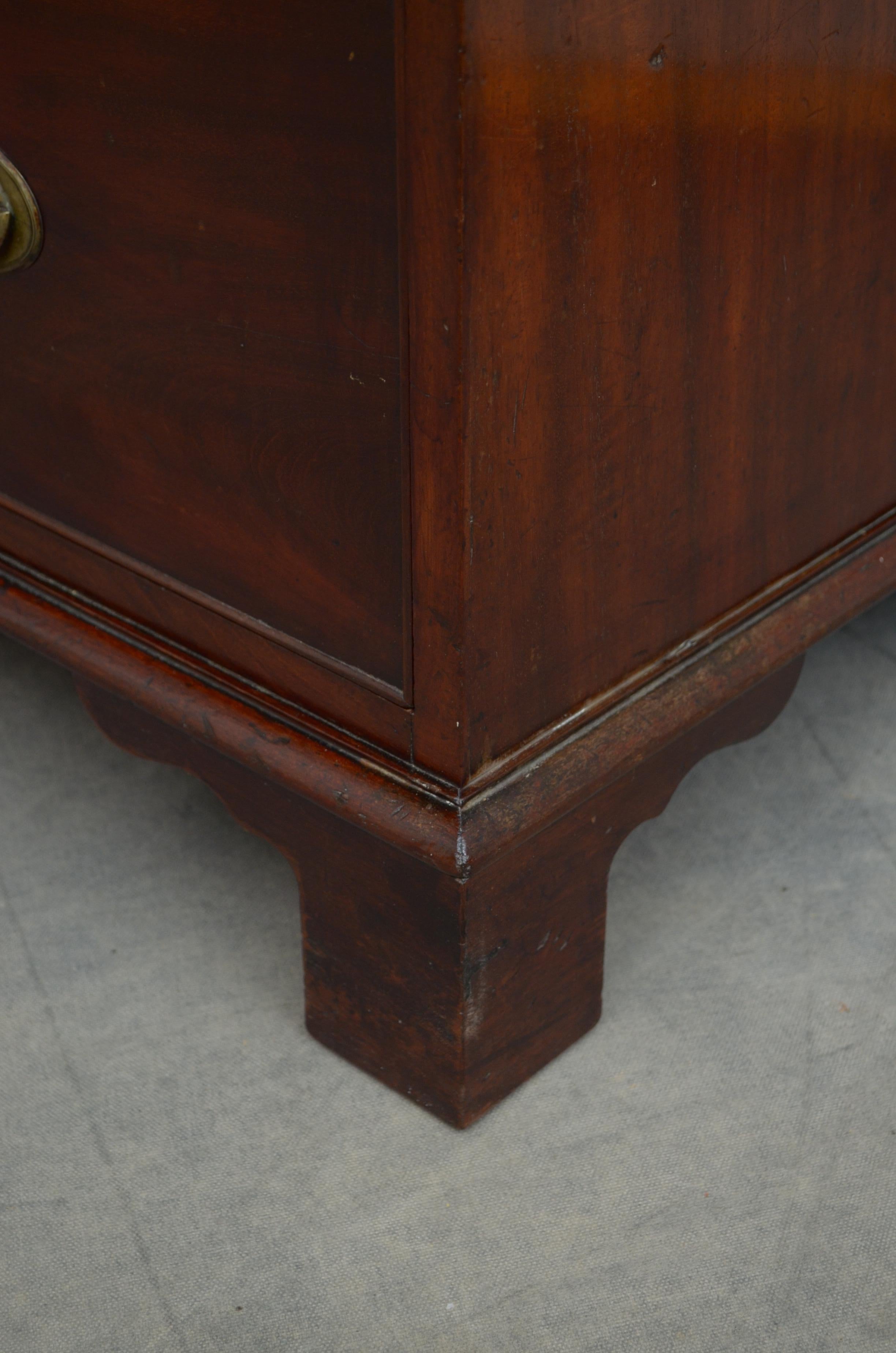 Georgian Solid Mahogany Chest of Drawers 3