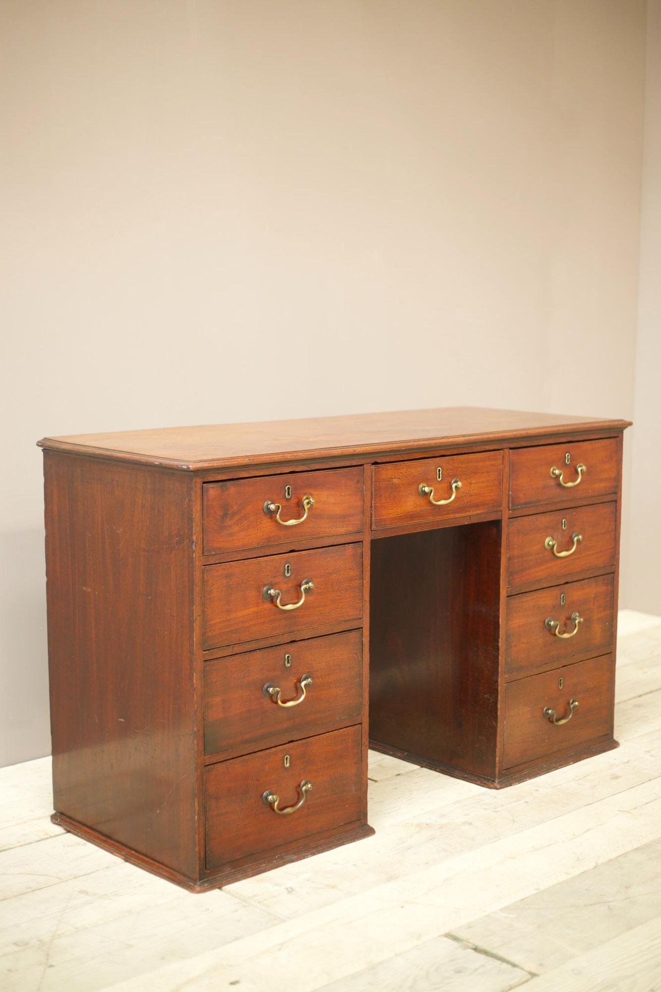 Georgian Solid Mahogany Desk For Sale 1