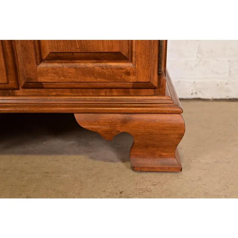 Paire de tables de nuit Georgian en érable massif en vente 3