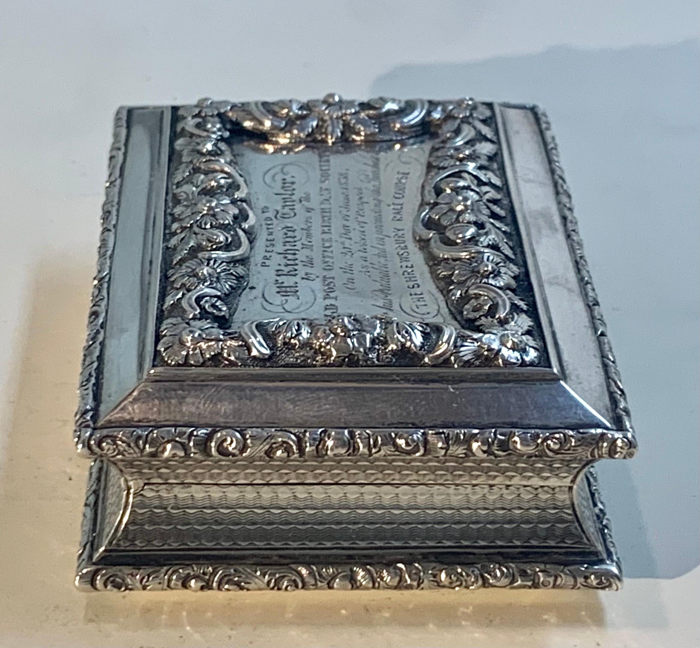 Caja de rapé de mesa georgiana de plata maciza de ley HM, 1836 en venta 2