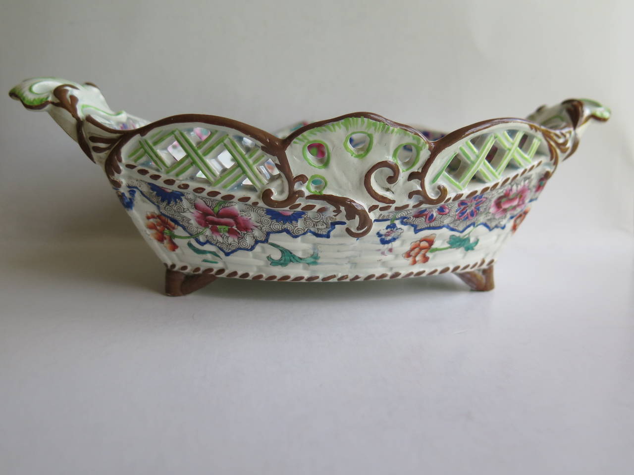 19th Century Early Spode Creamware pottery Pierced Chestnut Basket,  English circa 1825 For Sale