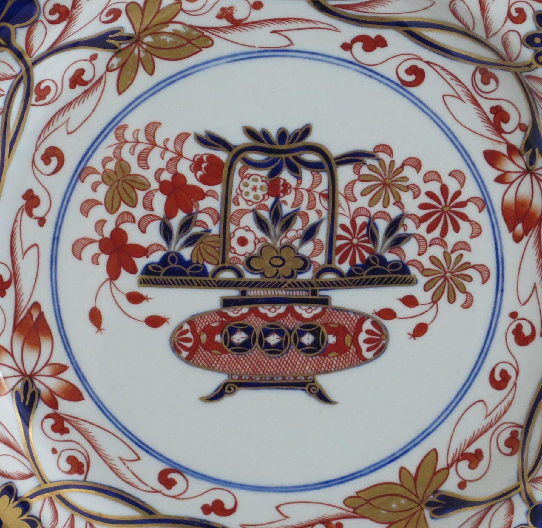 Hand-Painted Georgian Spode Dinner Plate a Ironstone Chinoiserie Pattern No.2283, circa 1820 For Sale