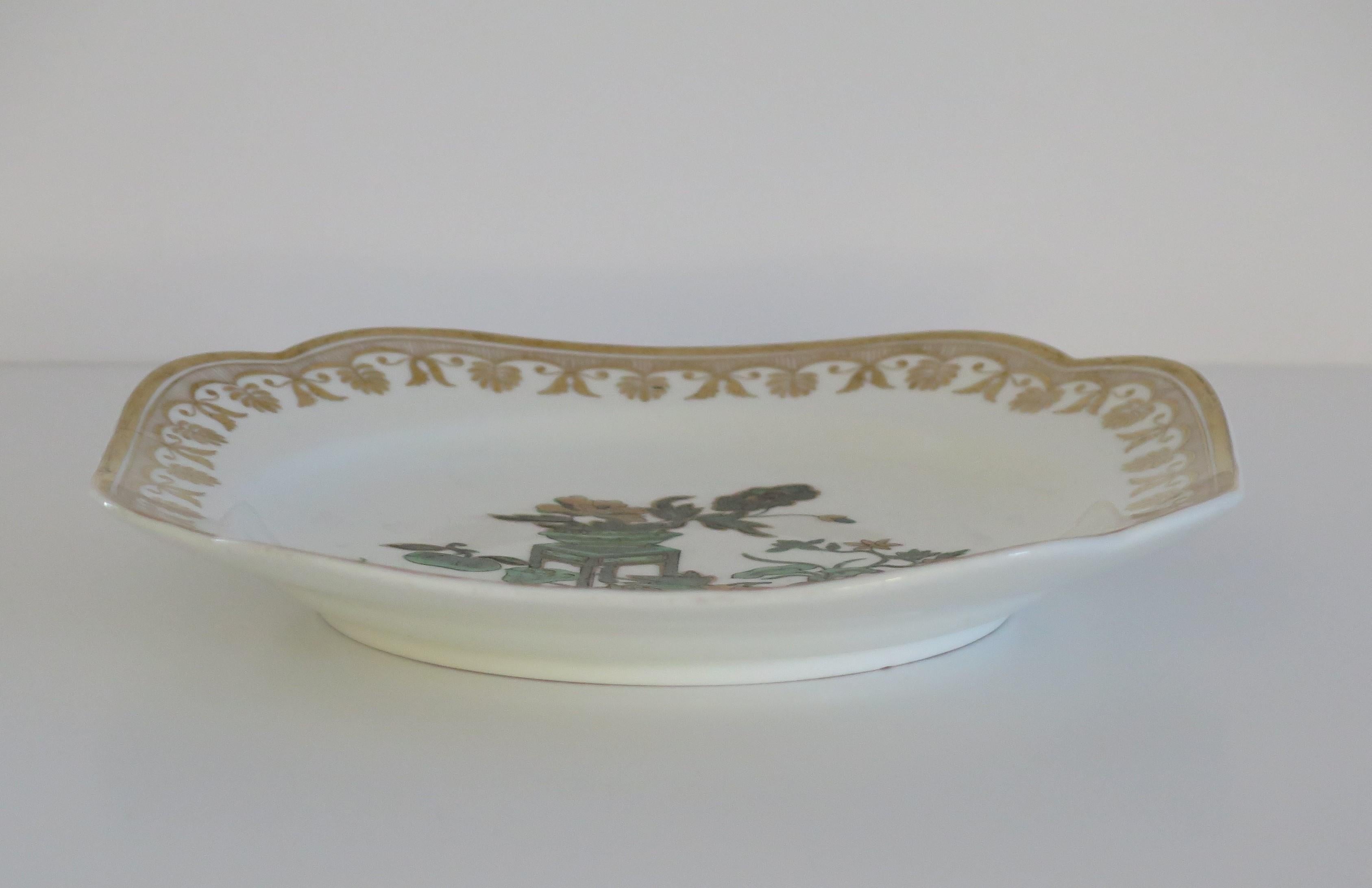 Georgian Spode Plate or Dish Chinoiserie Pattern No. 1867 porcelain, circa 1820 For Sale 2
