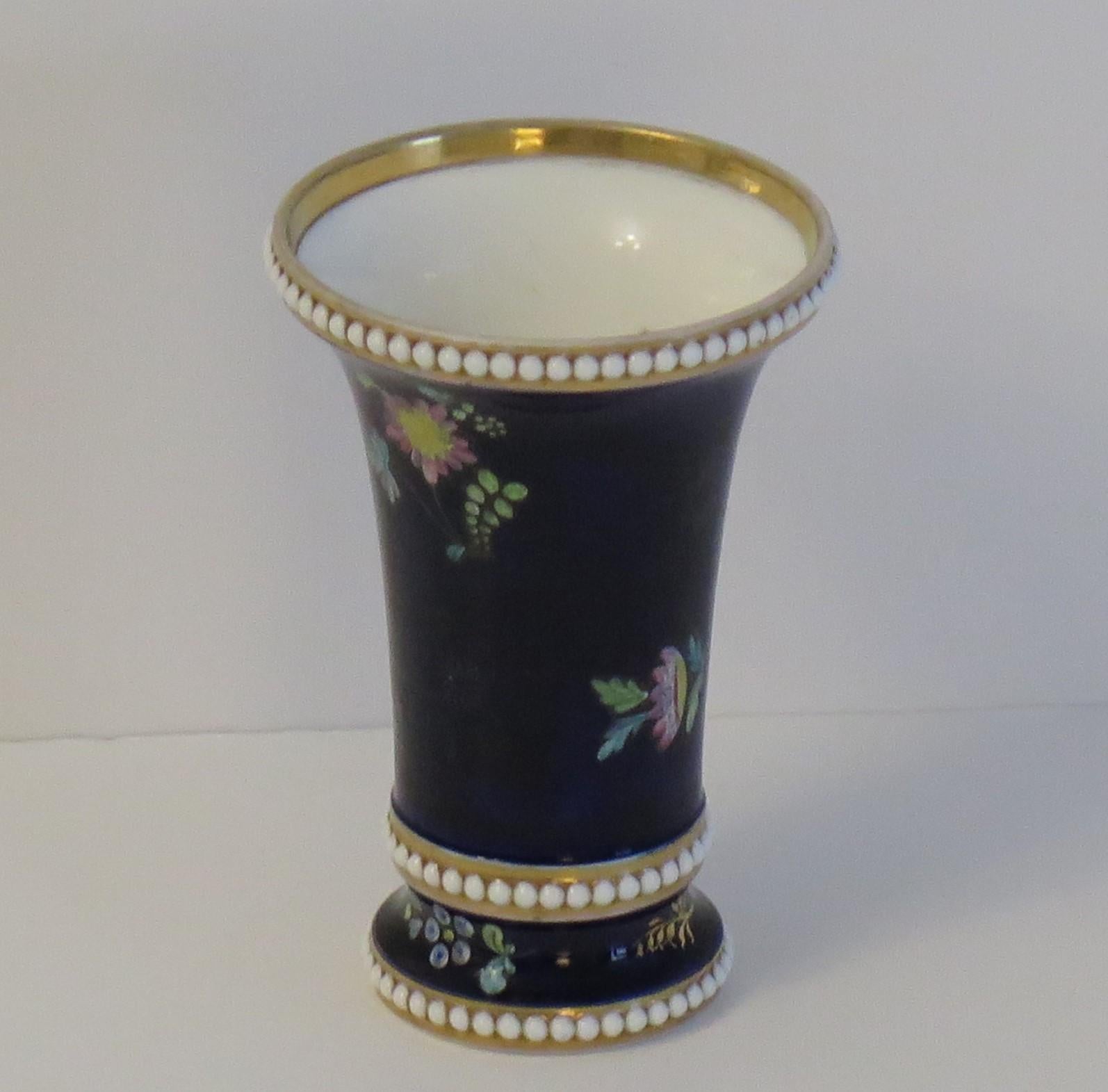 English Georgian Spode Porcelain Spill Vase in Mazarine Flowers Ptn 3420, Ca 1810 For Sale