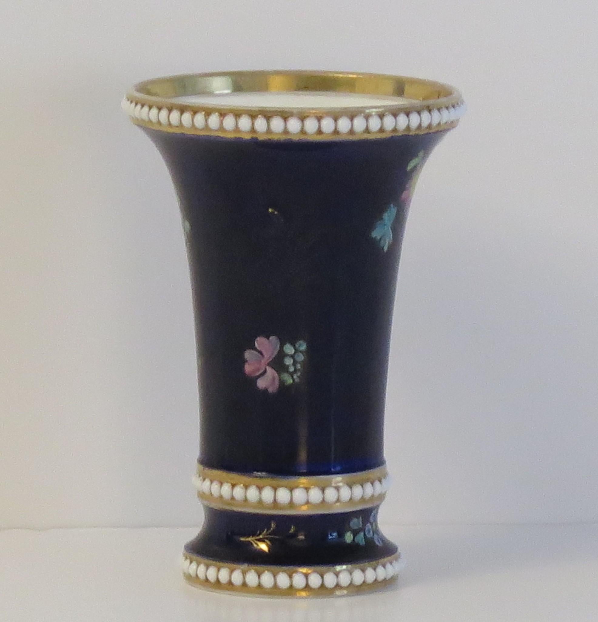 19th Century Georgian Spode Porcelain Spill Vase in Mazarine Flowers Ptn 3420, Ca 1810 For Sale