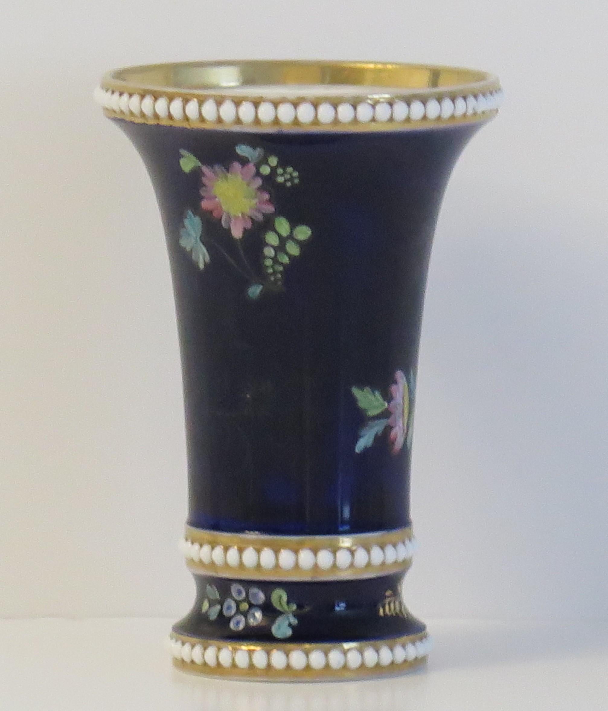Georgian Spode Porcelain Spill Vase in Mazarine Flowers Ptn 3420, Ca 1810 For Sale 1