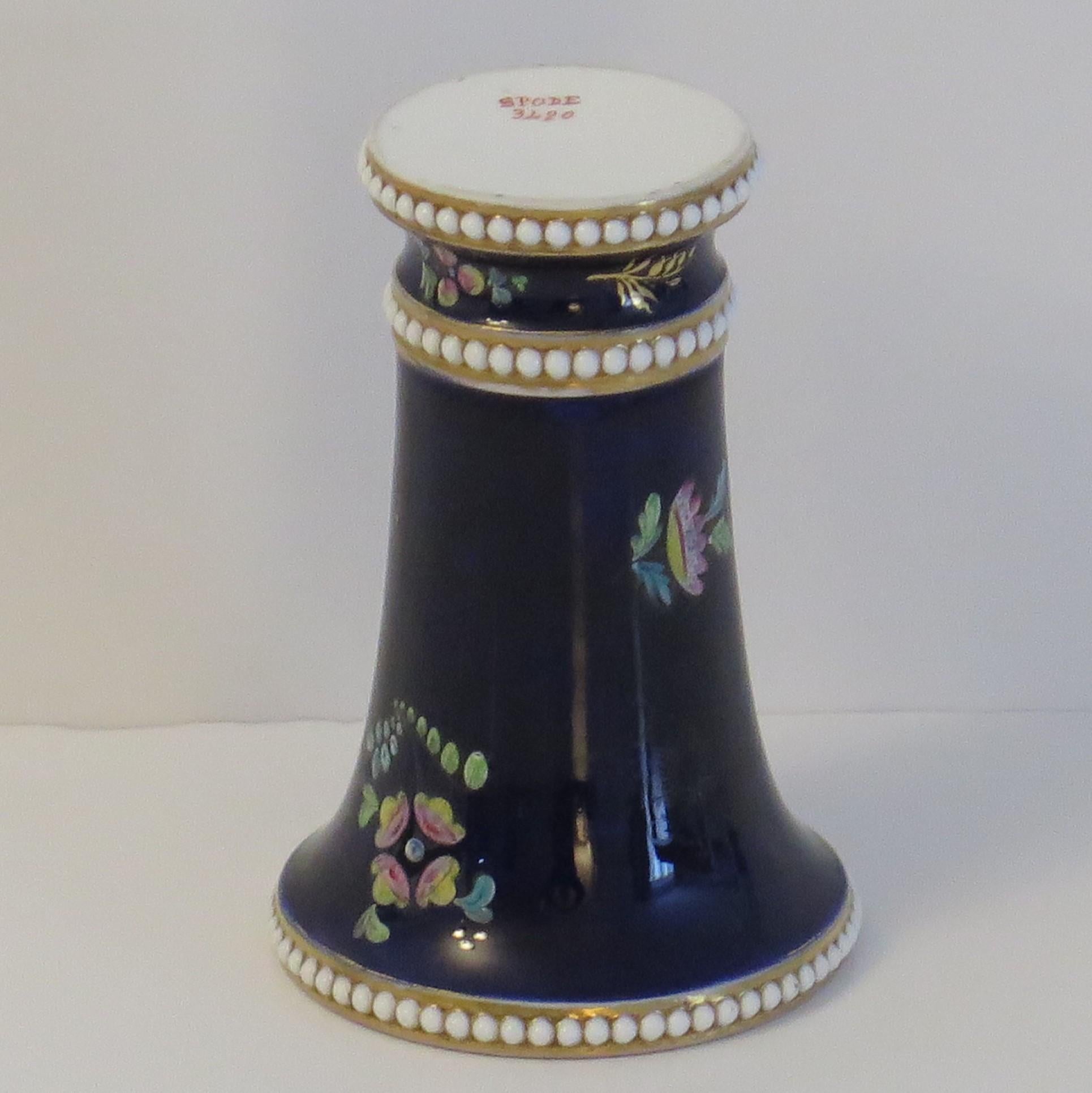 Georgian Spode Porcelain Spill Vase in Mazarine Flowers Ptn 3420, Ca 1810 For Sale 2