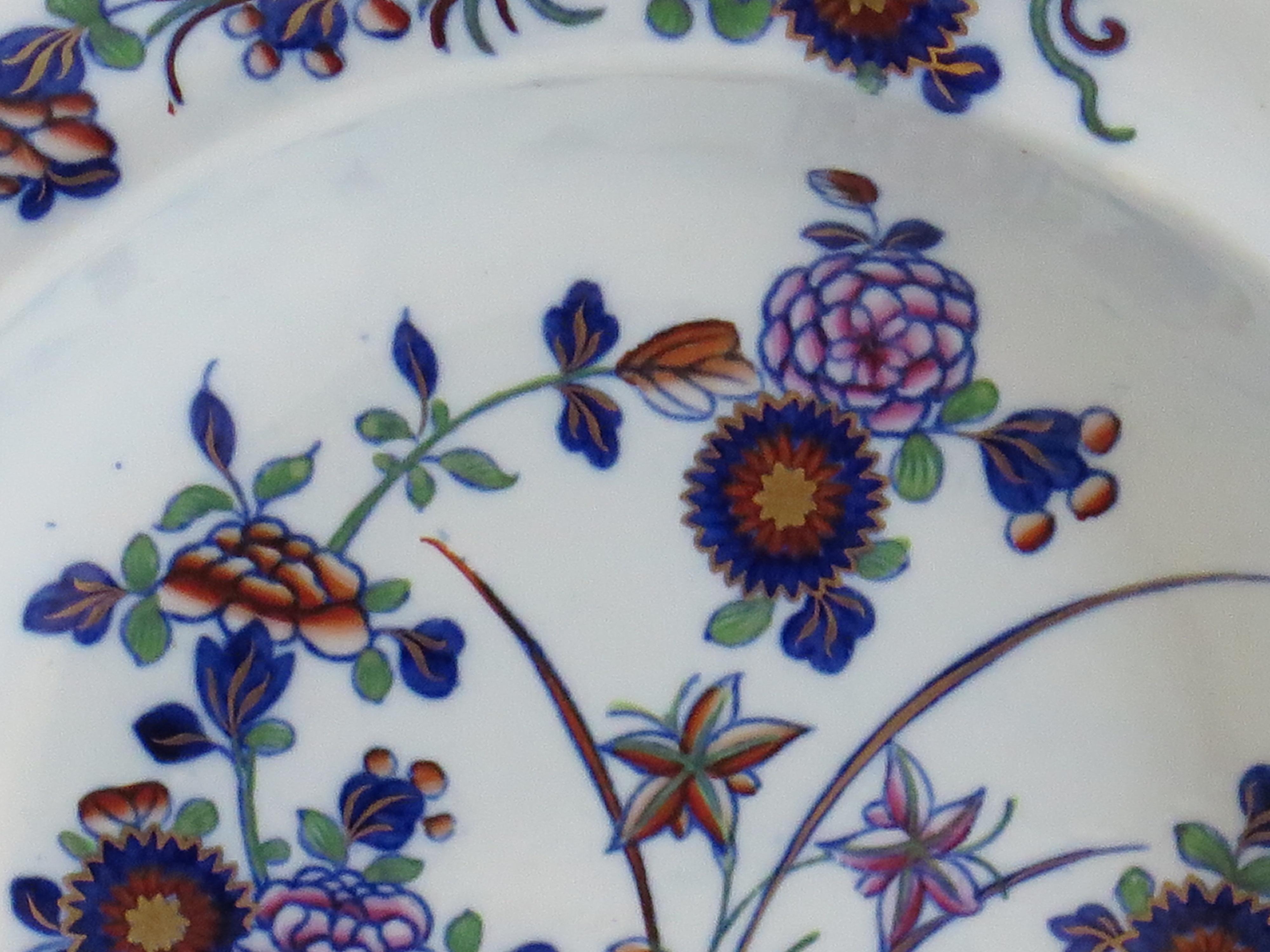 Georgian Spode Soup Bowl or Deep Plate in Chinese Flowers Pattern, circa 1820 In Good Condition For Sale In Lincoln, Lincolnshire