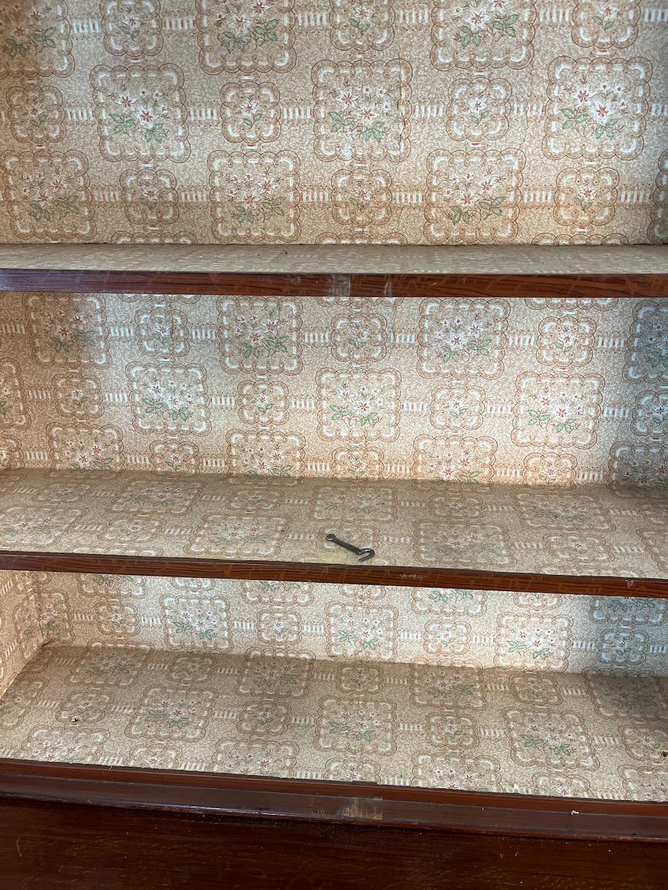 Georgian Step Back 2 Door Book Cabinet In Good Condition In Wilson, NC