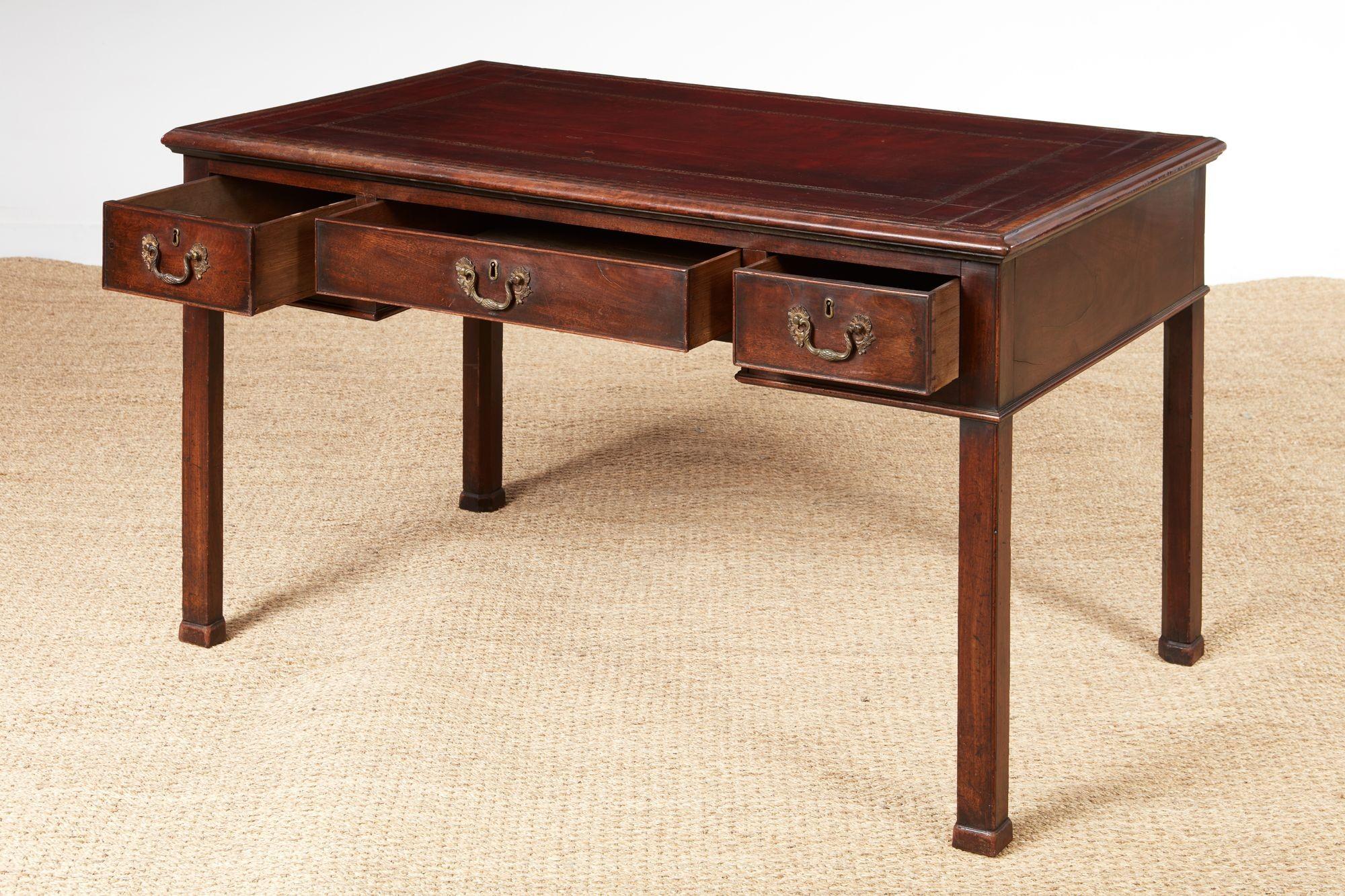 Georgian Stepped Front Writing Table For Sale 1