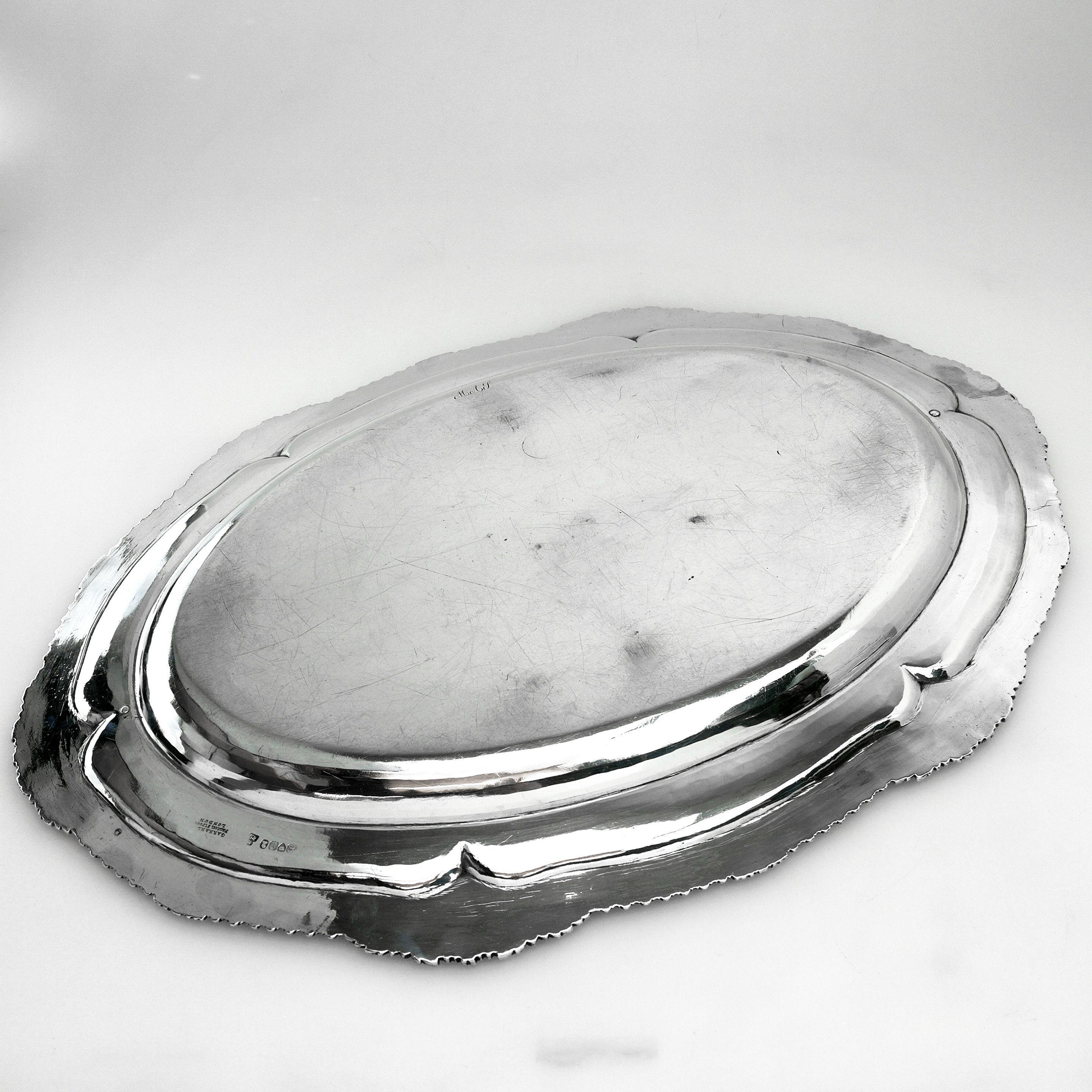 English Georgian Sterling Silver Antique Meat Dish / Serving Platter 1823 George IV For Sale