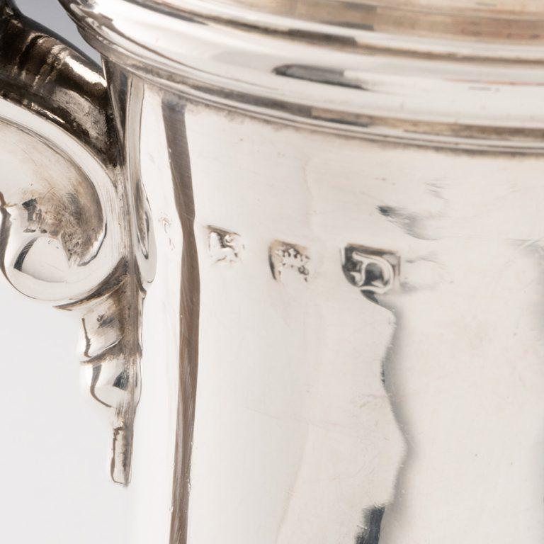 Georgianische Sterling Silber Kaffeekanne London 1769 im Angebot 4