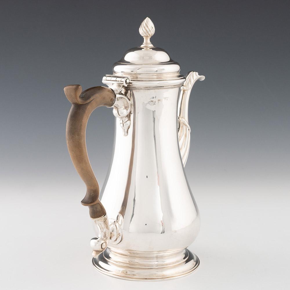 Georgianische Sterling Silber Kaffeekanne London 1769 im Zustand „Gut“ im Angebot in Tunbridge Wells, GB