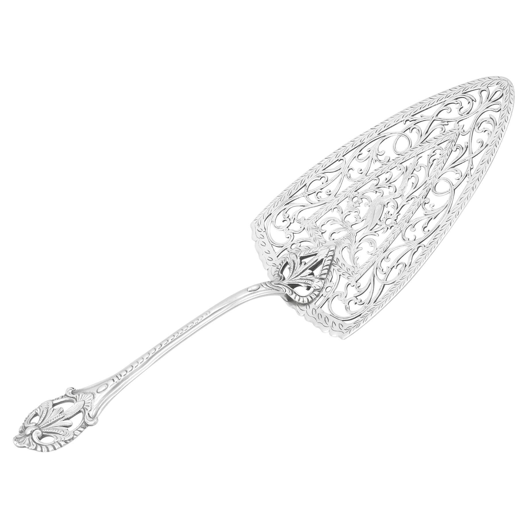 Georgian Sterling Silver Fish Slice Pudding Trowel For Sale