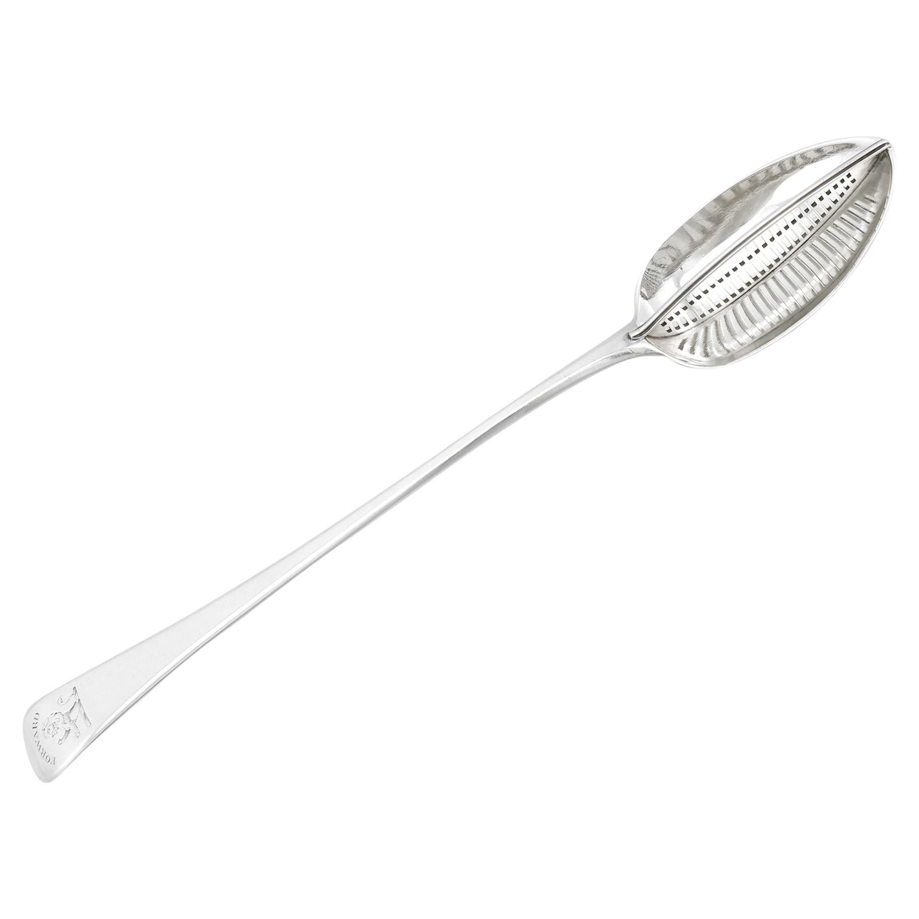 Georgian Sterling Silver Old English Pattern Gravy Straining Spoon For Sale