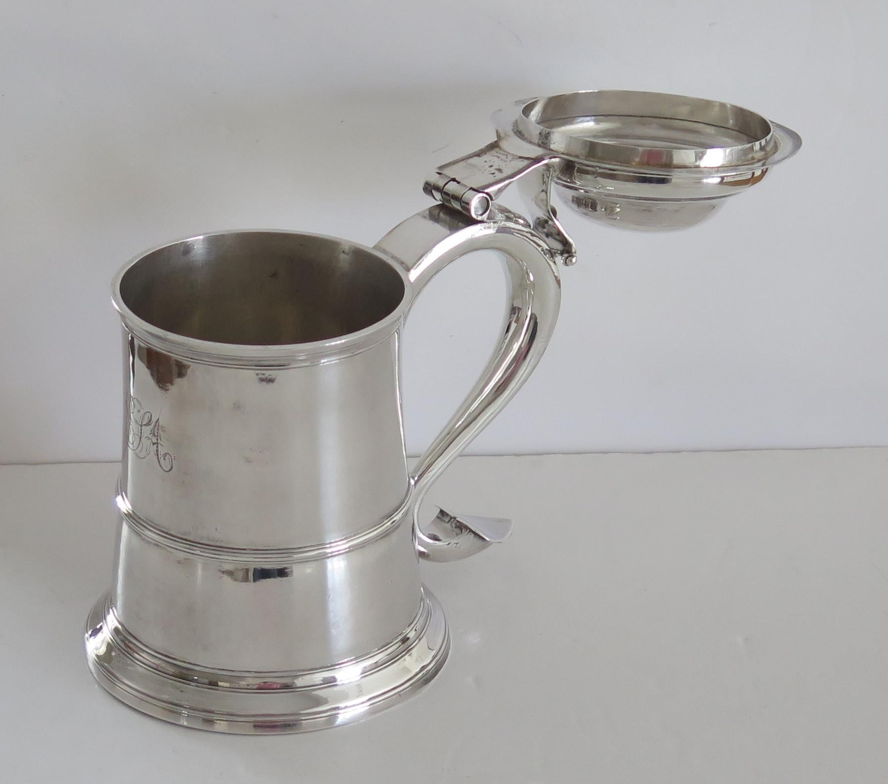 Georgian Sterling Silver Tankard by John Langlands, Newcastle England 1757 In Good Condition In Lincoln, Lincolnshire