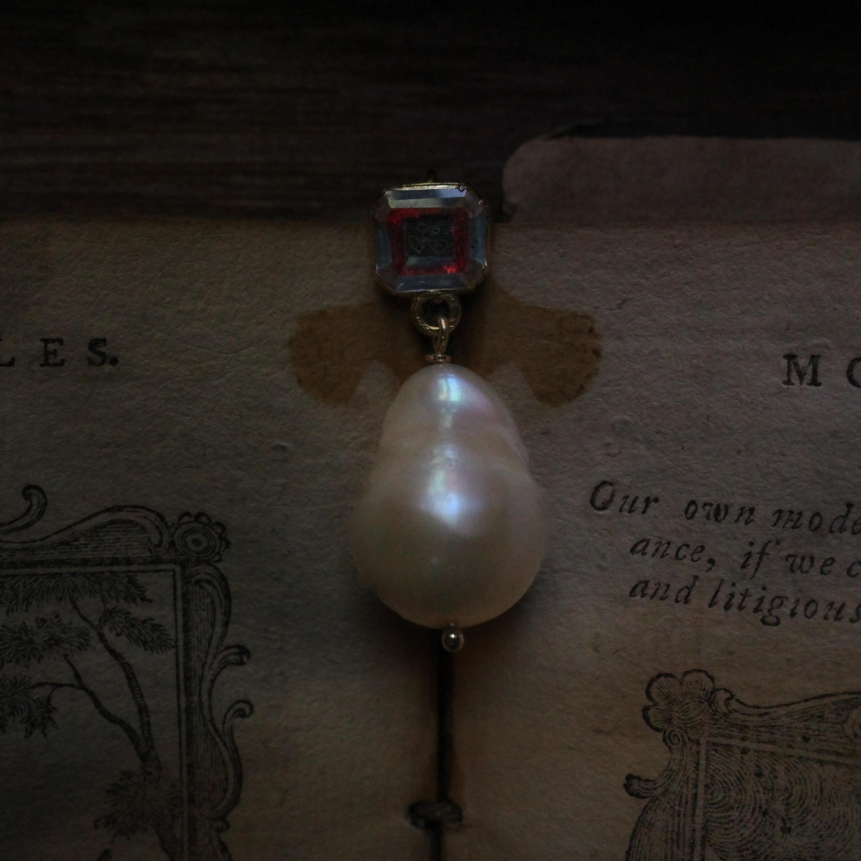 Georgian Stuart Crystal Earrings with Large Natural Saltwater Baroque Pearls in vendita 5