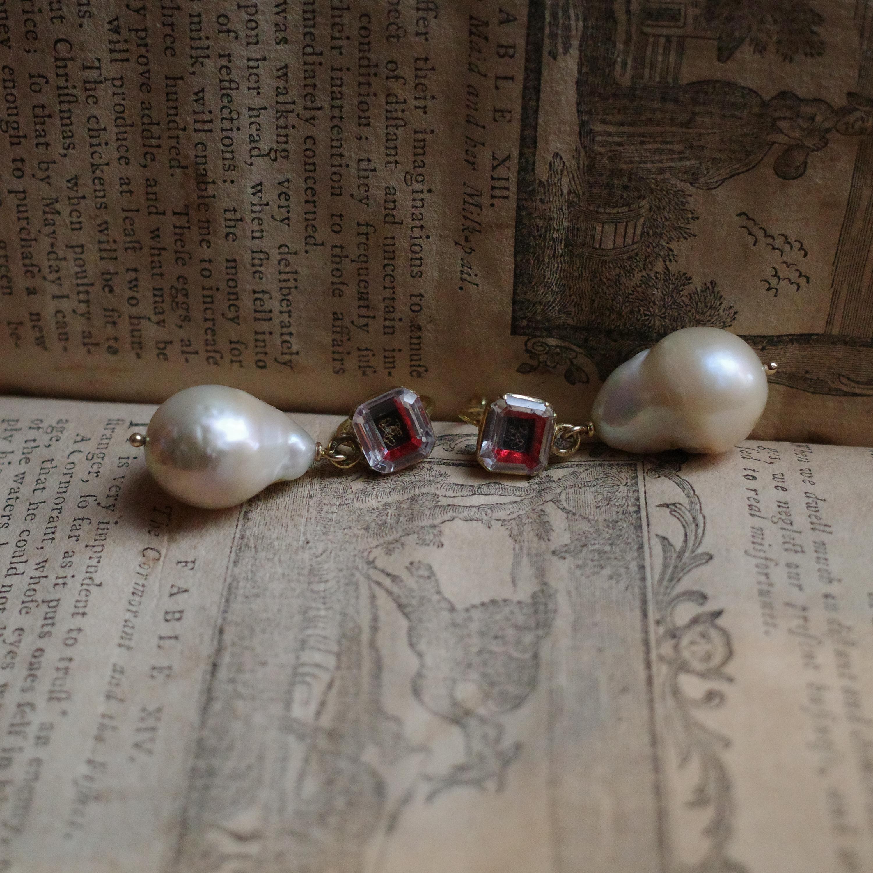 Georgian Stuart Crystal Earrings with Large Natural Saltwater Baroque Pearls in vendita 9