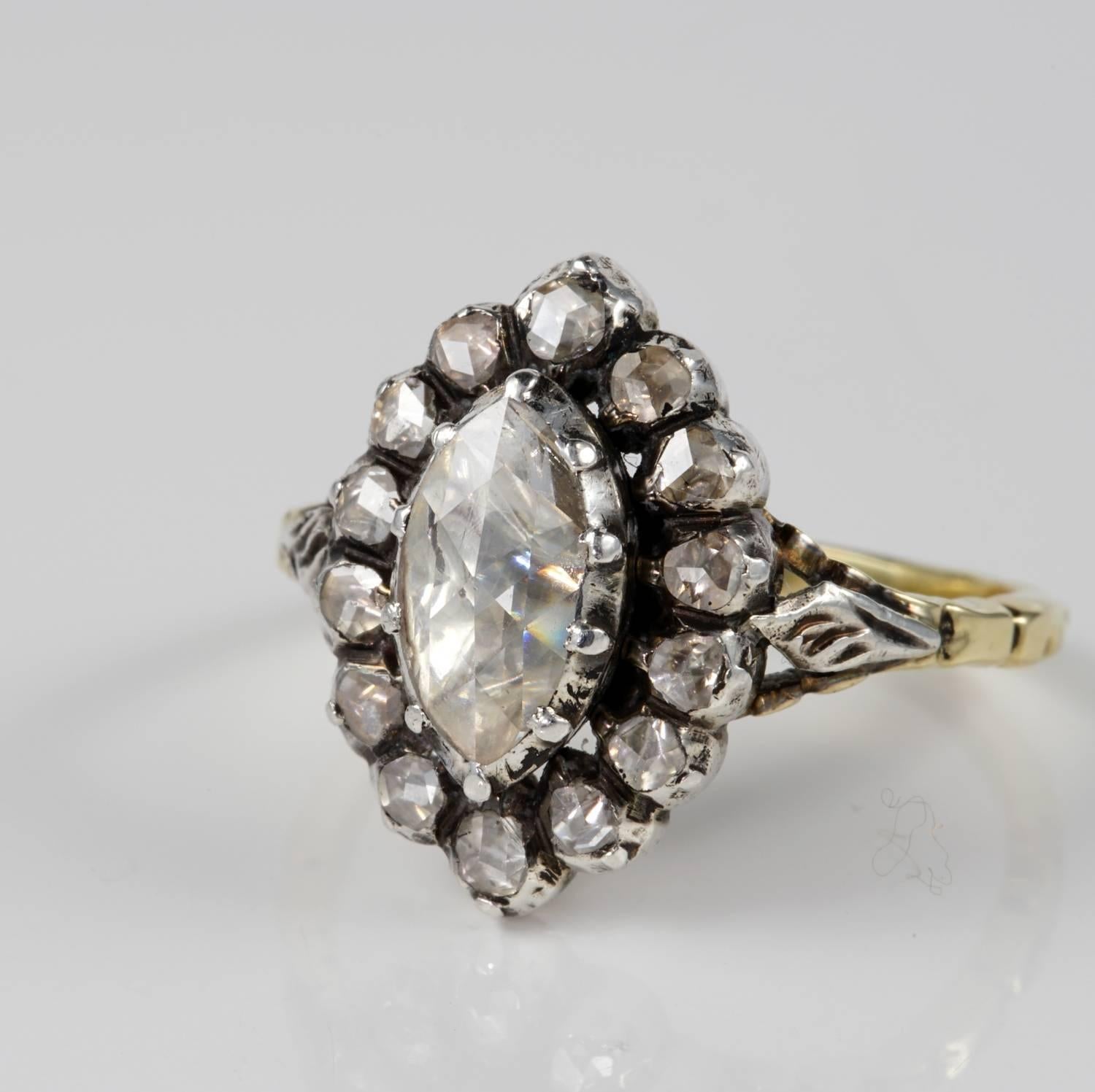 Georgian Style 1.80 Carat Rose Cut Diamond Rare Cluster Ring In Good Condition For Sale In Napoli, IT
