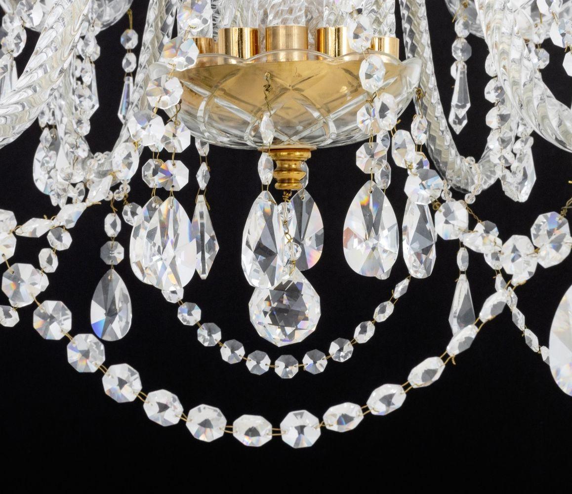 XX secolo Lampadario di cristallo a 6 bracci in stile georgiano in vendita