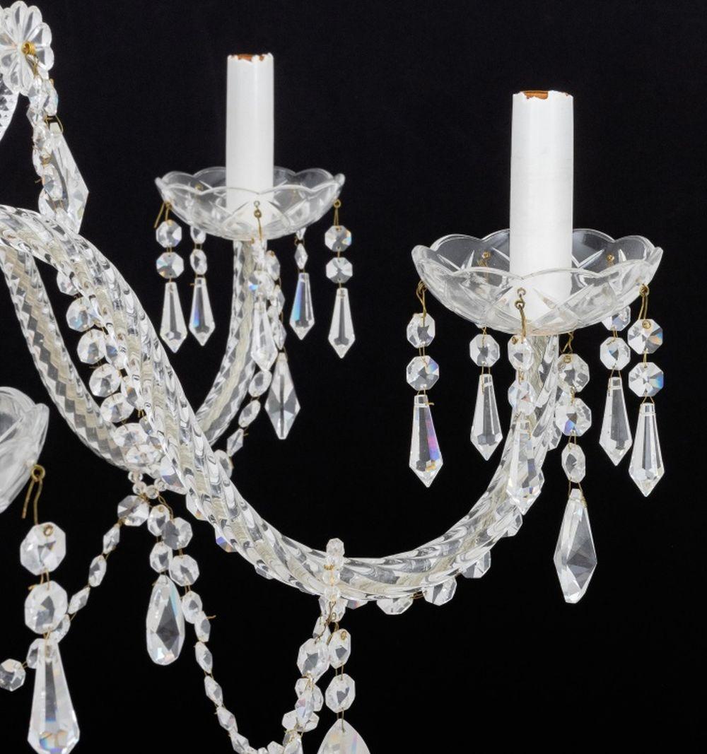 Ottone Lampadario di cristallo a 6 bracci in stile georgiano in vendita