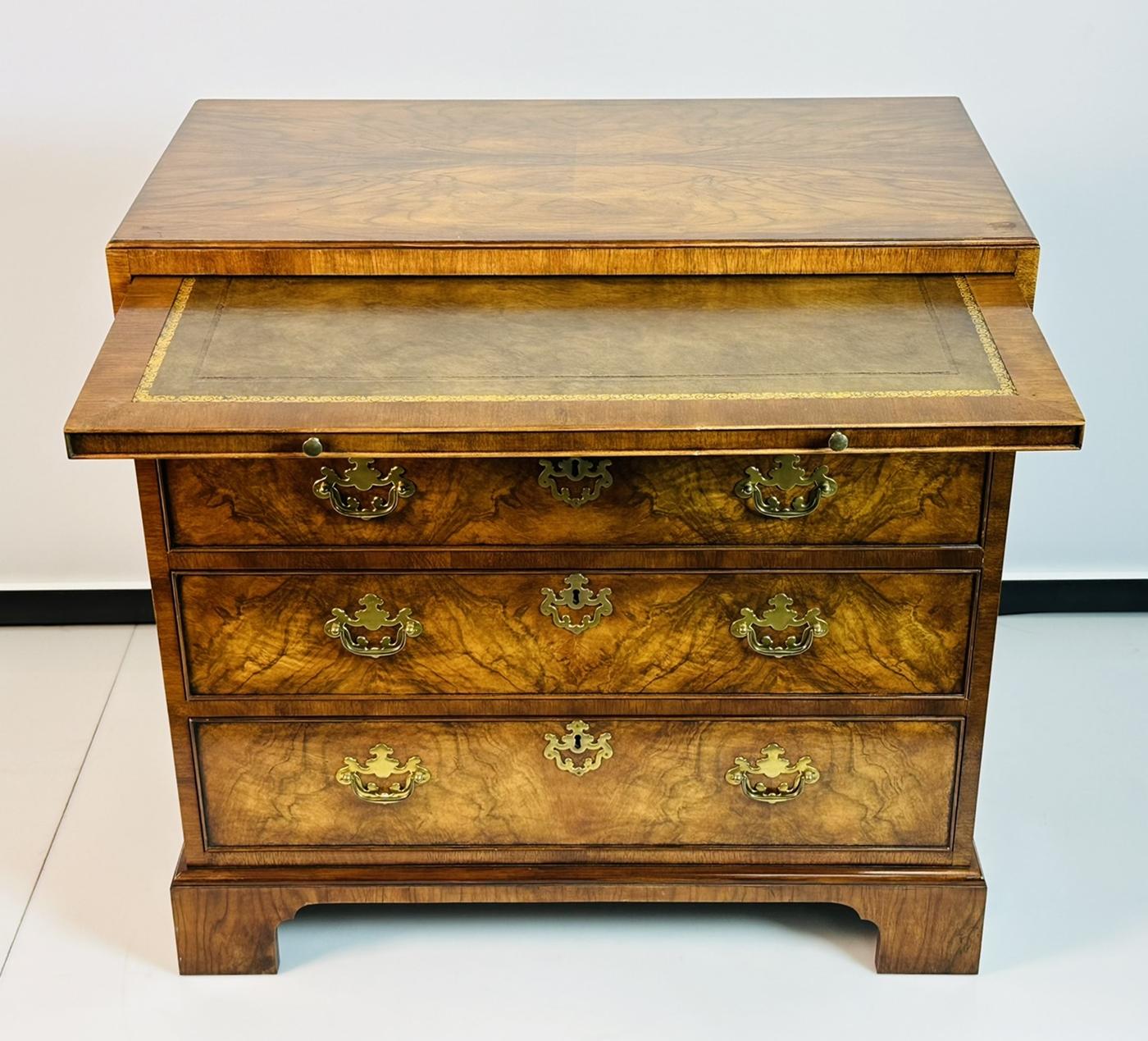 Georgian Style Bachelor's Chest of Drawers by Barker Furniture 1