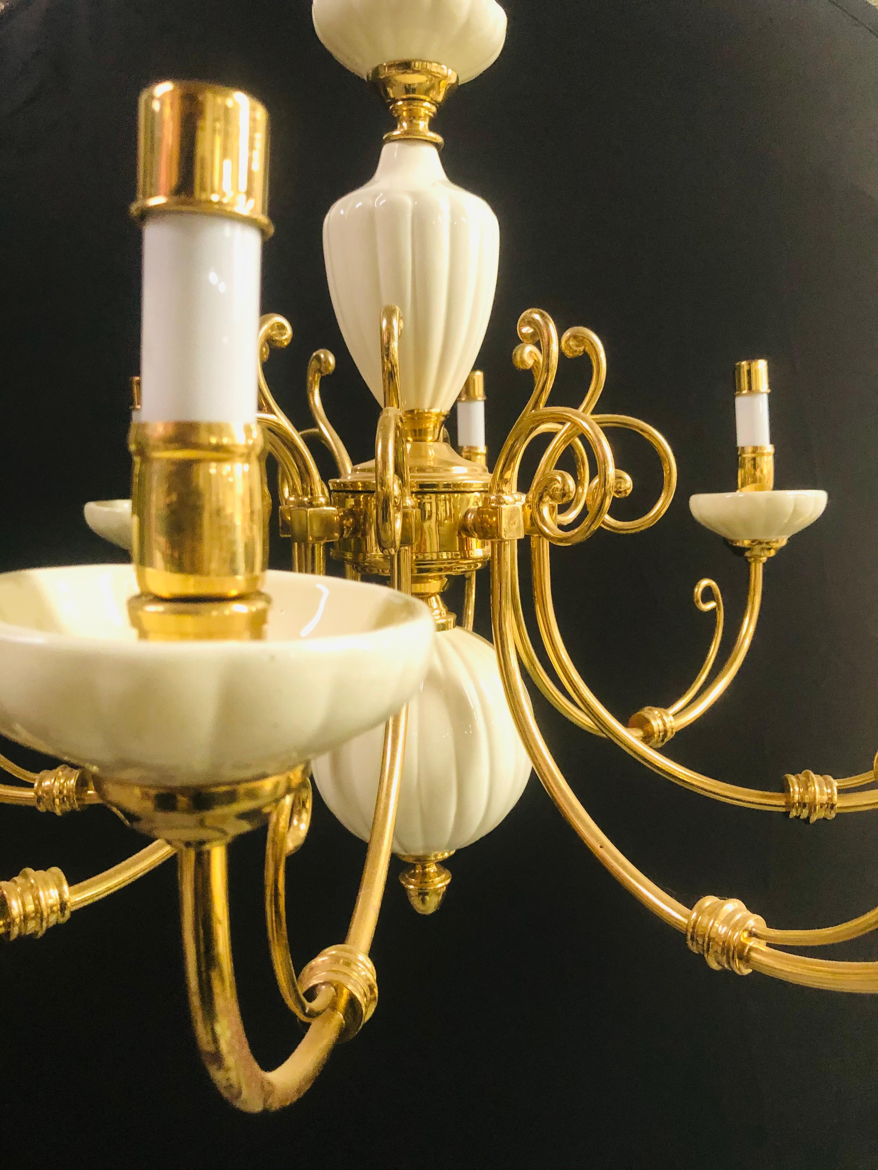Georgian Style Brass and White Ceramic Eight-Arms Chandelier For Sale 2