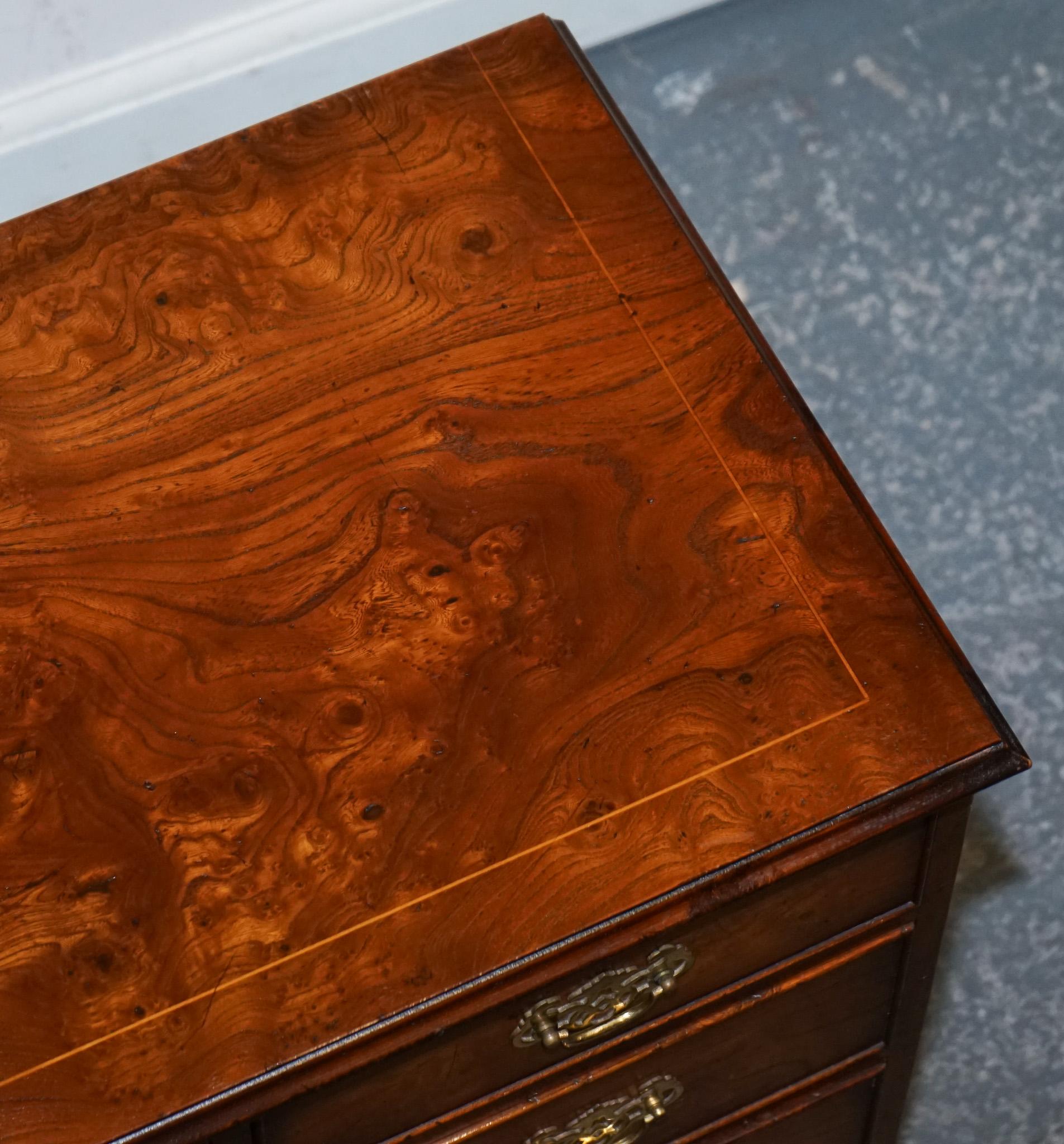 cajonera de estilo georgiano en madera de olmo con patas de soporte en venta 3