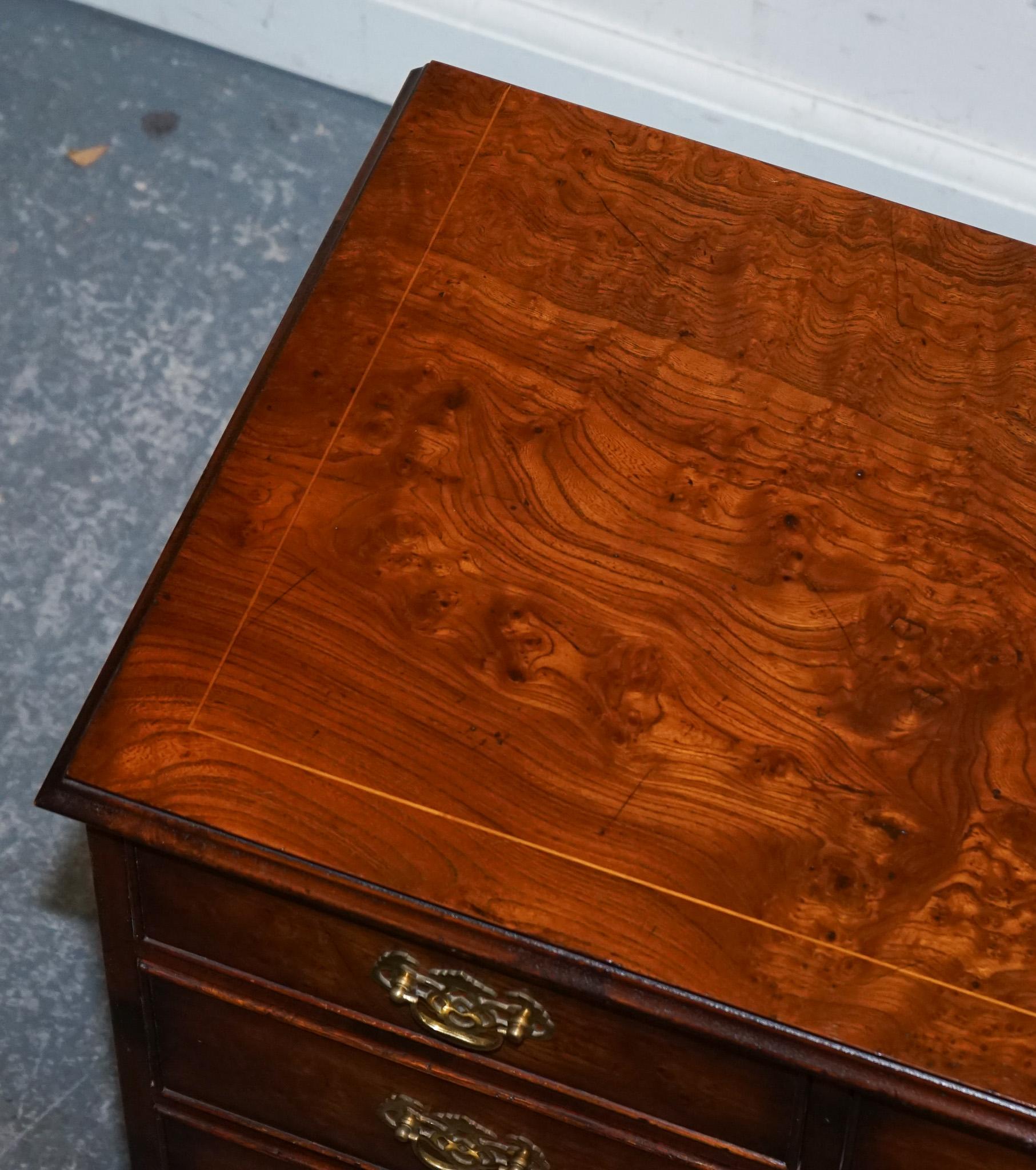 cajonera de estilo georgiano en madera de olmo con patas de soporte en venta 4