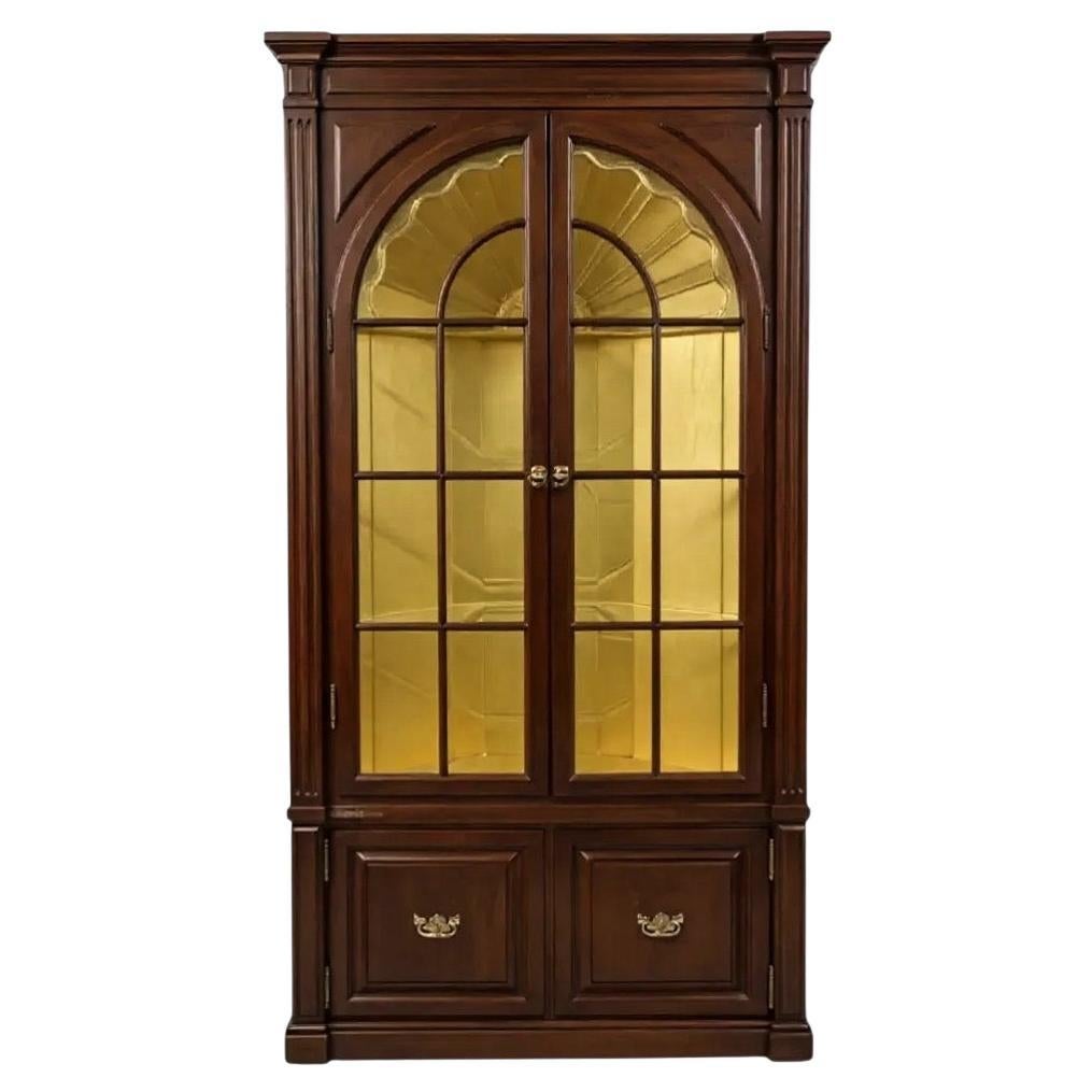 Georgian Style Carved Mahogany Corner Cabinet W/ Yellow Shell / Fan Interior For Sale
