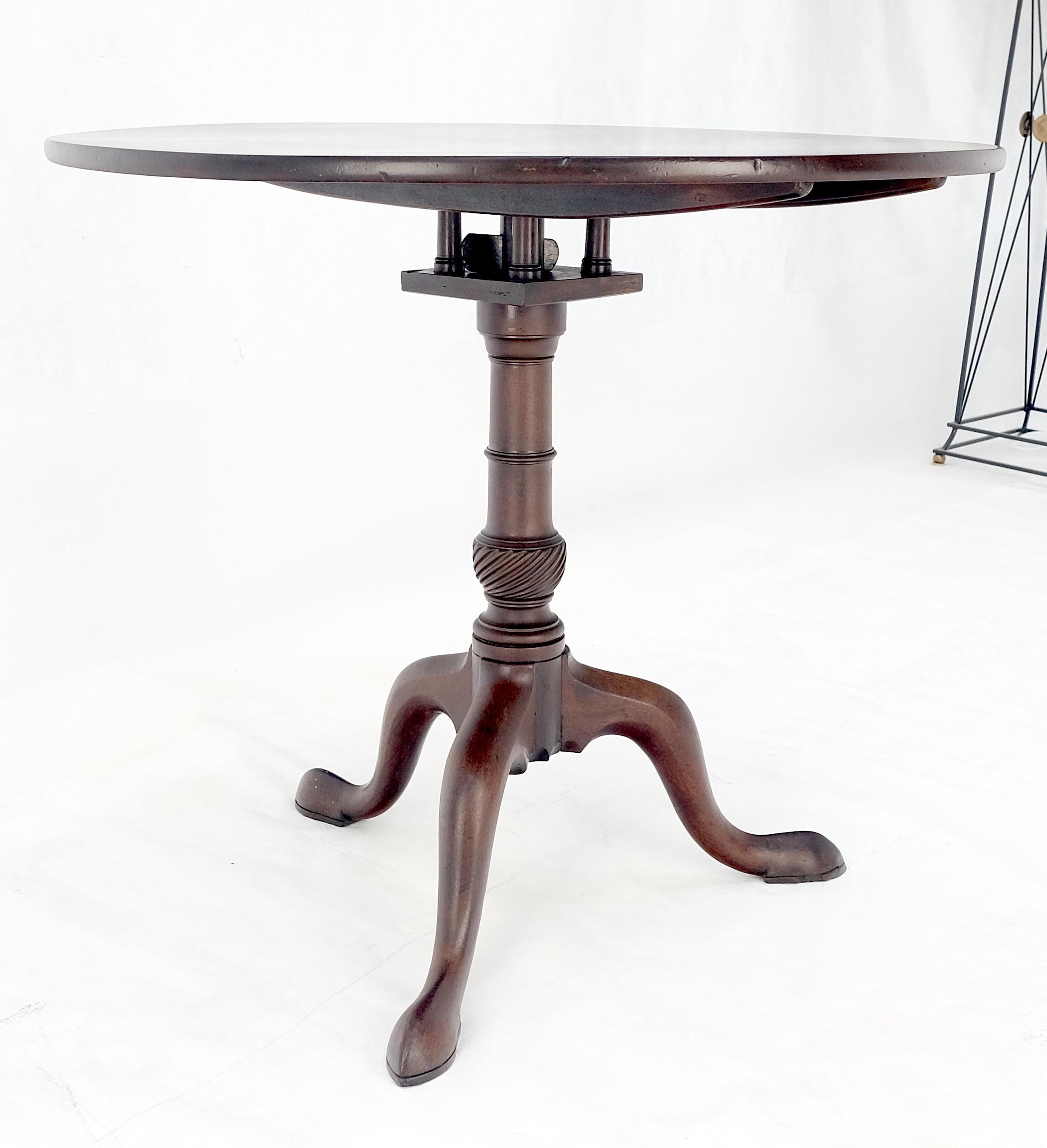 Georgian Style Carved Mahogany Tripod Base Tilt Top Carved Lamp Breakfast Table For Sale 9