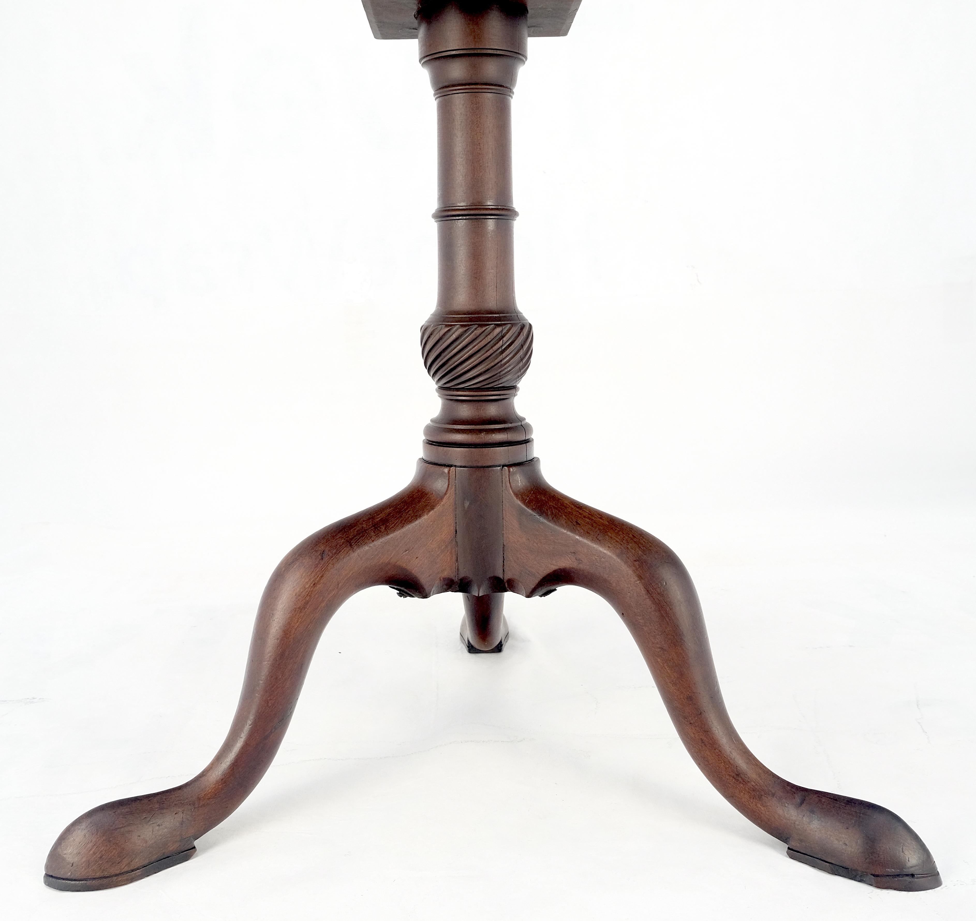 Georgian Style Carved Mahogany Tripod Base Tilt Top Carved Lamp Breakfast Table CLEAN!
