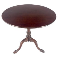 Georgian Style geschnitzt Mahagoni Tripod Base Tilt Top geschnitzt Lampe Frühstückstisch