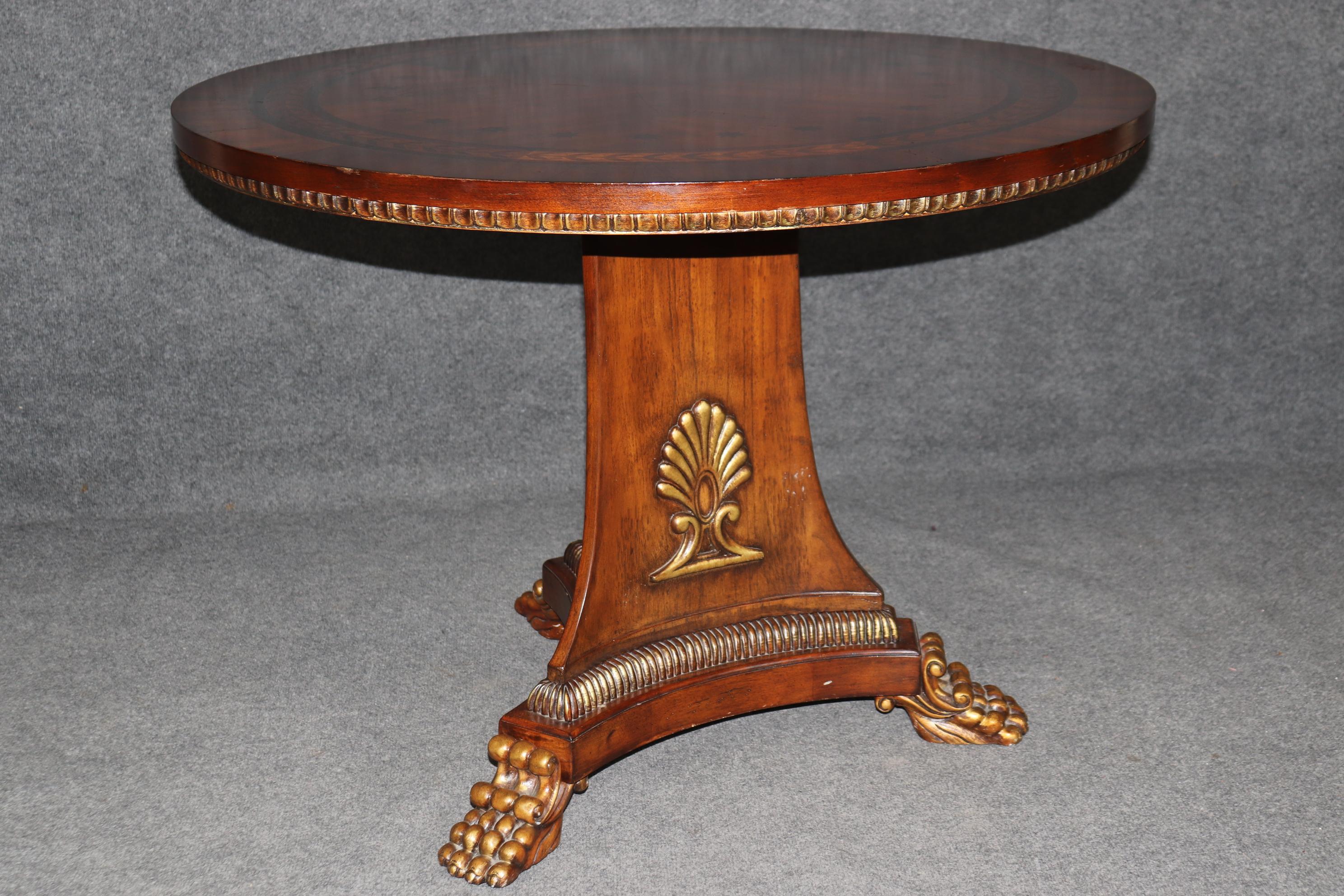 Maitland Smith Quality Carved Georgian Style Center Table With Gold Gilt Accents In Good Condition For Sale In Swedesboro, NJ