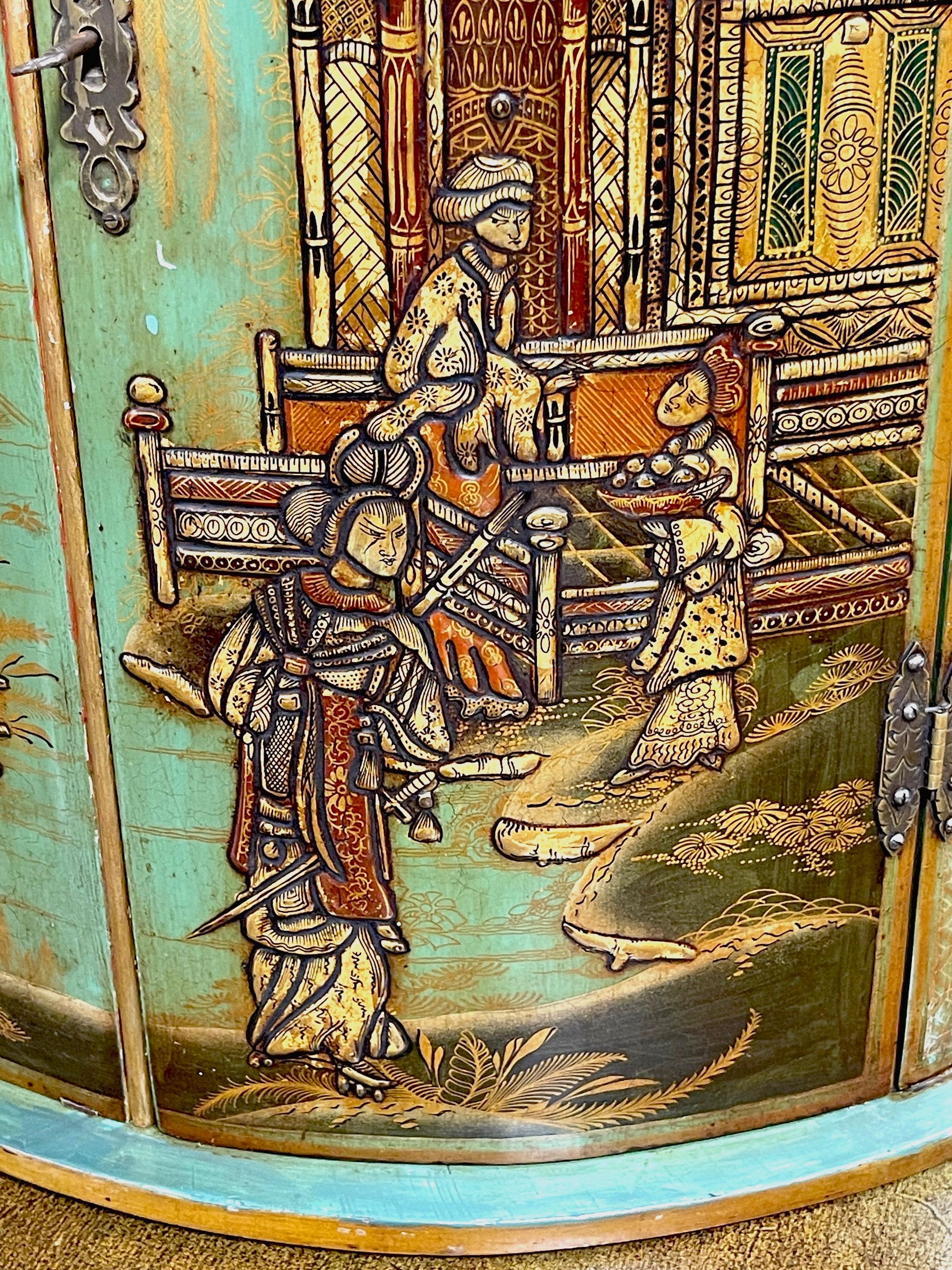 Georgianischer Chinoiserie-Eckschrank im georgianischen Stil, olivgrün lackiert im Zustand „Gut“ im Angebot in West Palm Beach, FL