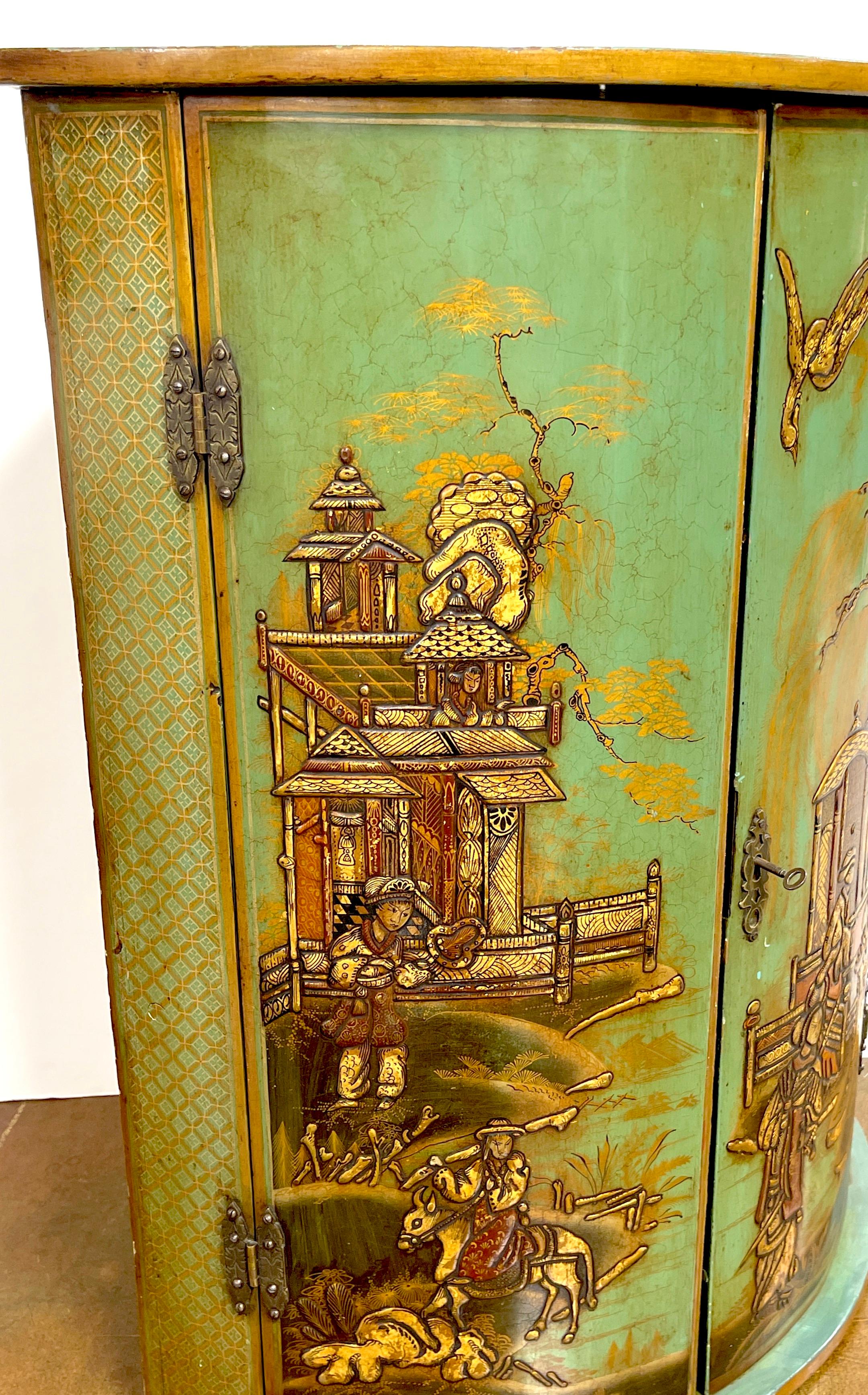 Georgian Style Chinoiserie Olive-Green Lacquered Blind Door Corner Cupboard In Good Condition For Sale In West Palm Beach, FL