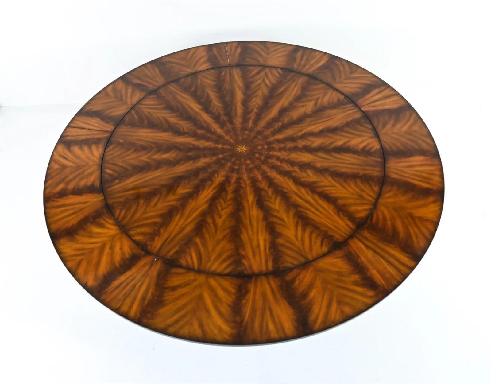 Georgian Style Circular Sunburst Center Table, Flame Mahogany, Expandable In Good Condition In Stamford, CT