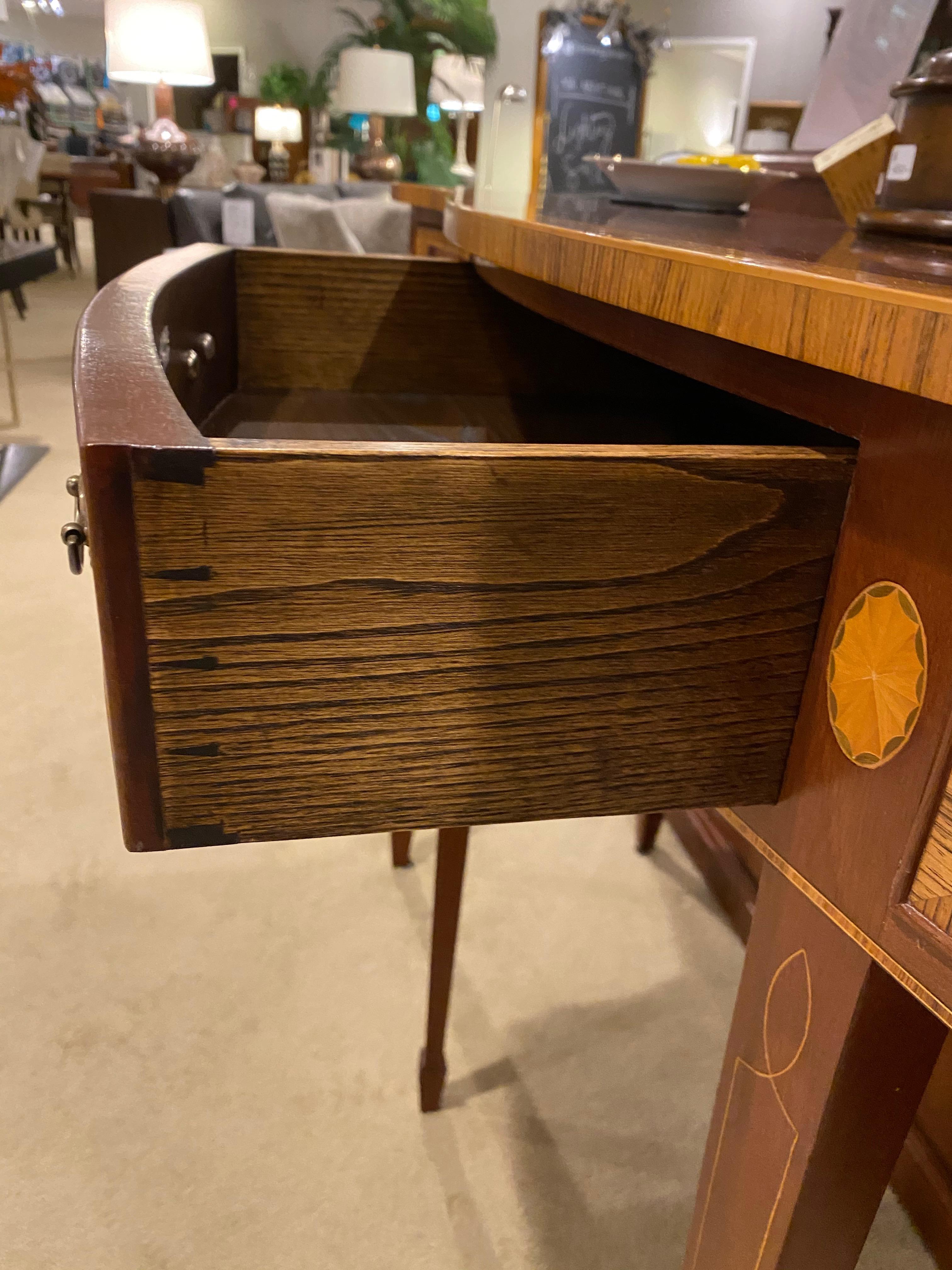 Georgian Style Console, Server, Sheraton Detailing, Mahogany with Yew Banding In Good Condition In Toronto, CA