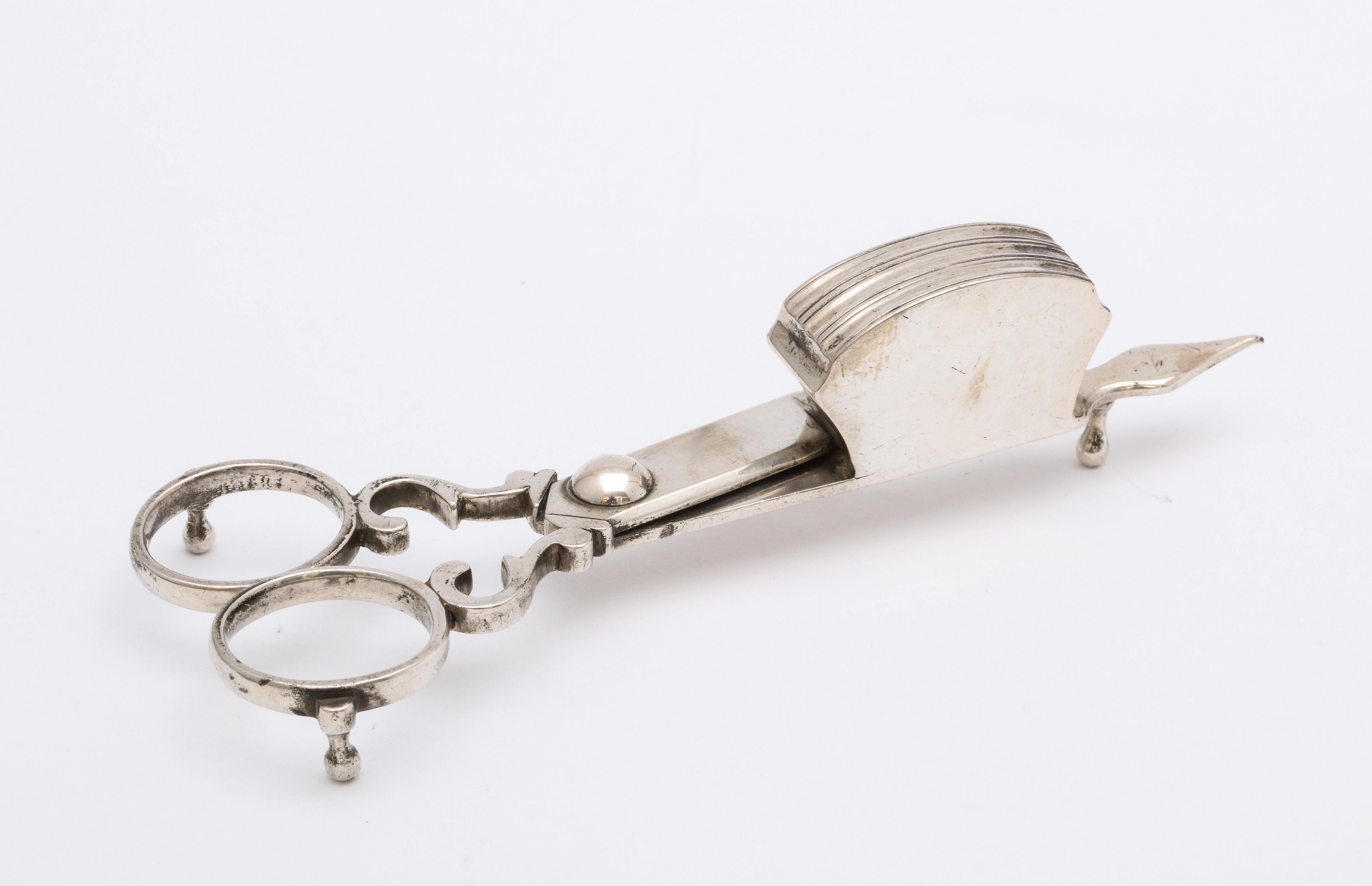 Georgian-Style Continental Silver '.800' Austrian Candle Wick Cutter or Snuffer In Good Condition For Sale In New York, NY