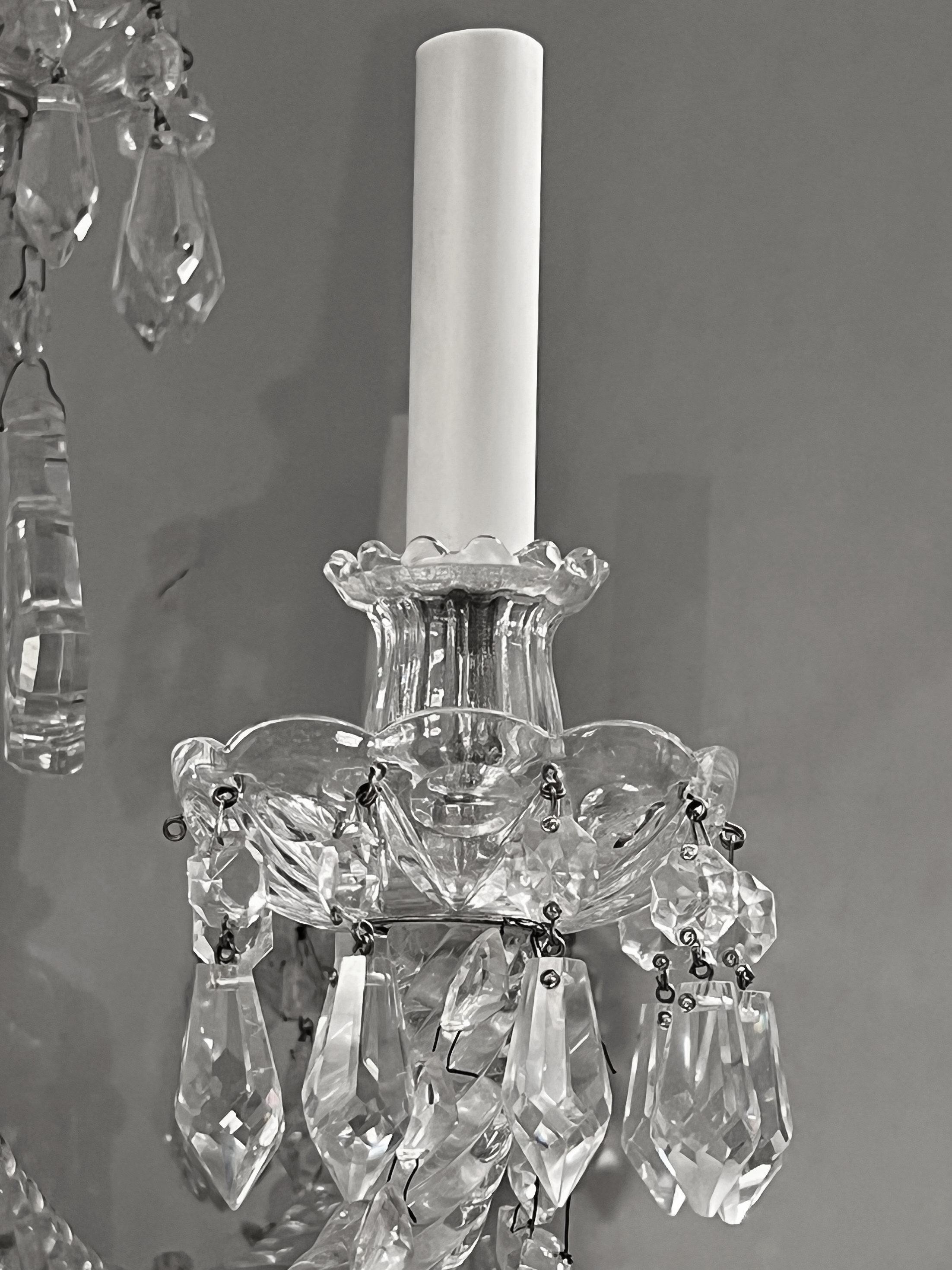 Georgian style Crystal Electrified 12 Light Chandelier For Sale 6