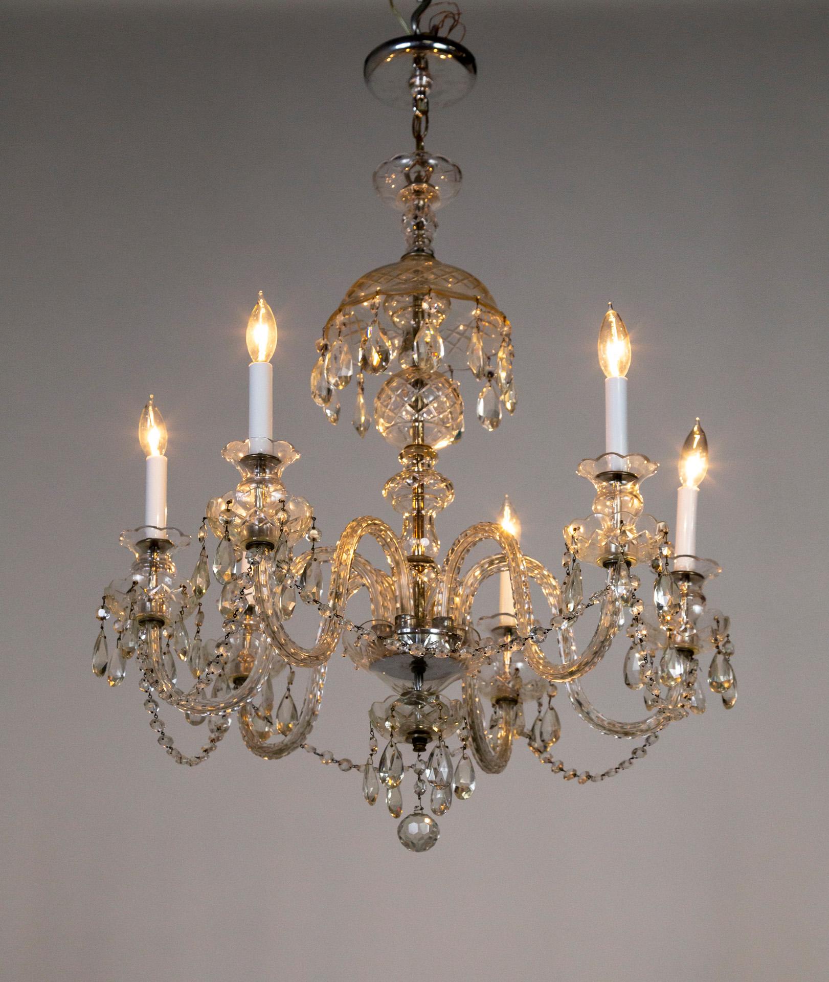 Georgian Style Cut Crystal Chandelier In Good Condition For Sale In San Francisco, CA